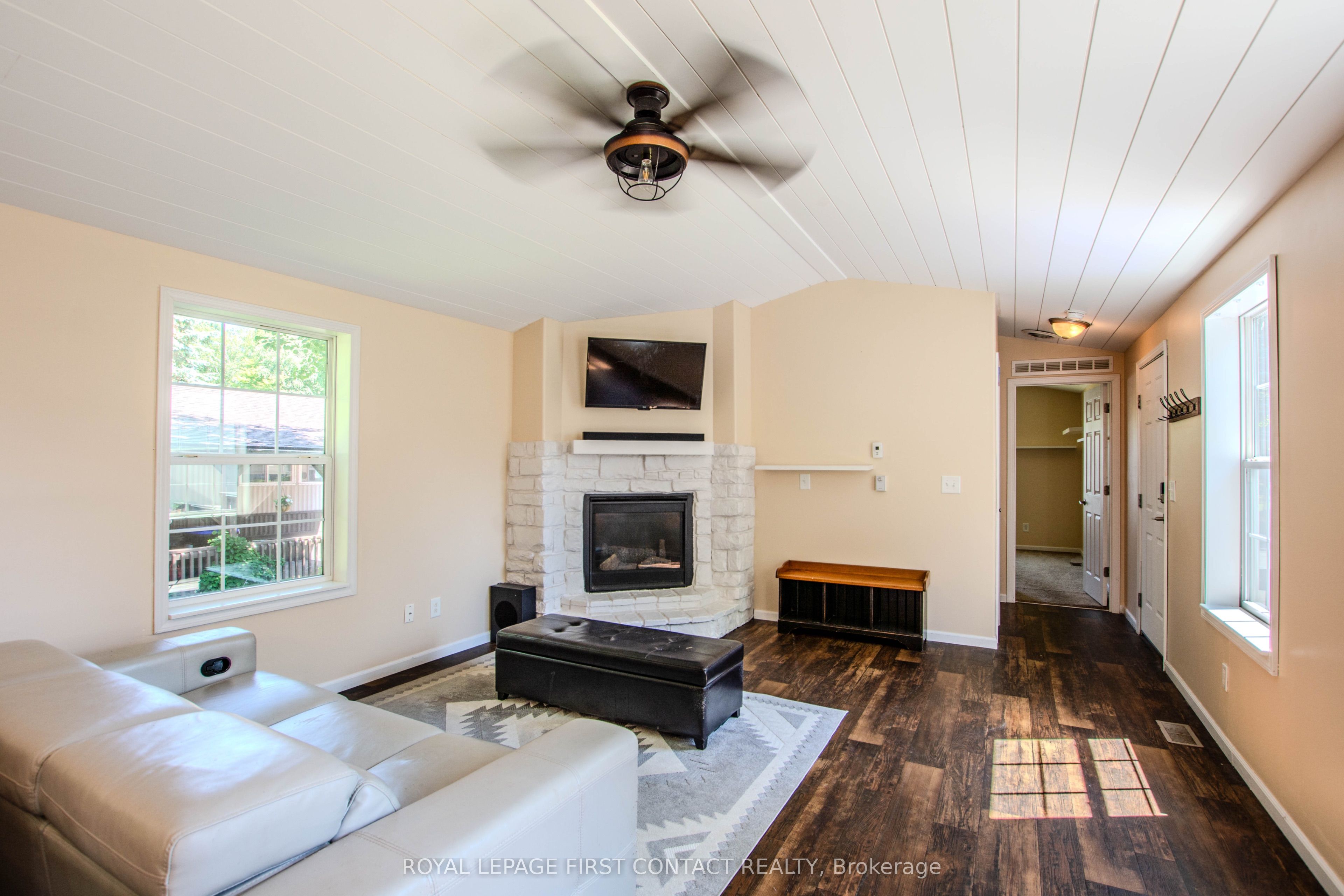 23 Georgian Glen Drive Property Photo 5