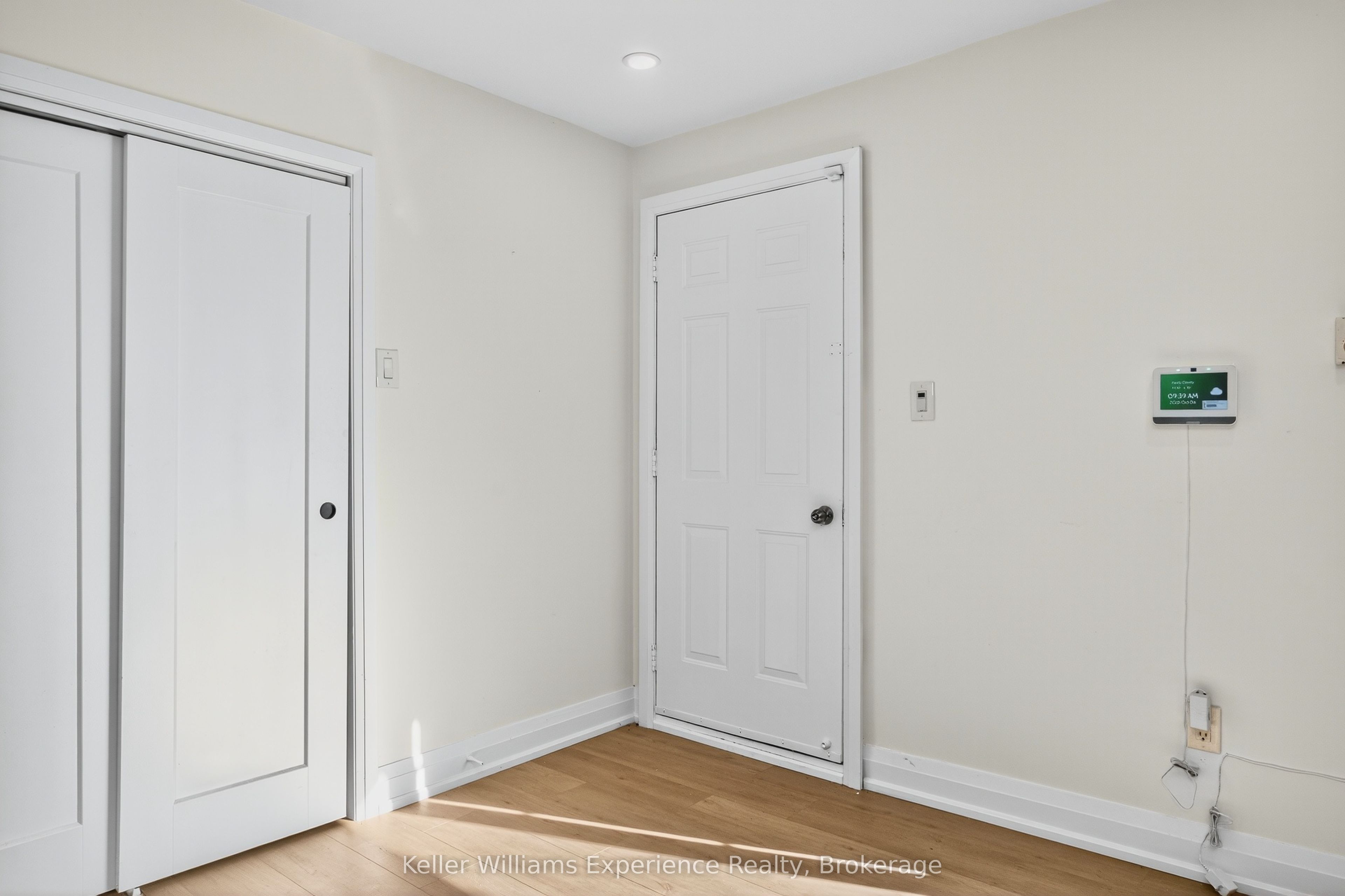 556 Champlain Road Property Photo 5