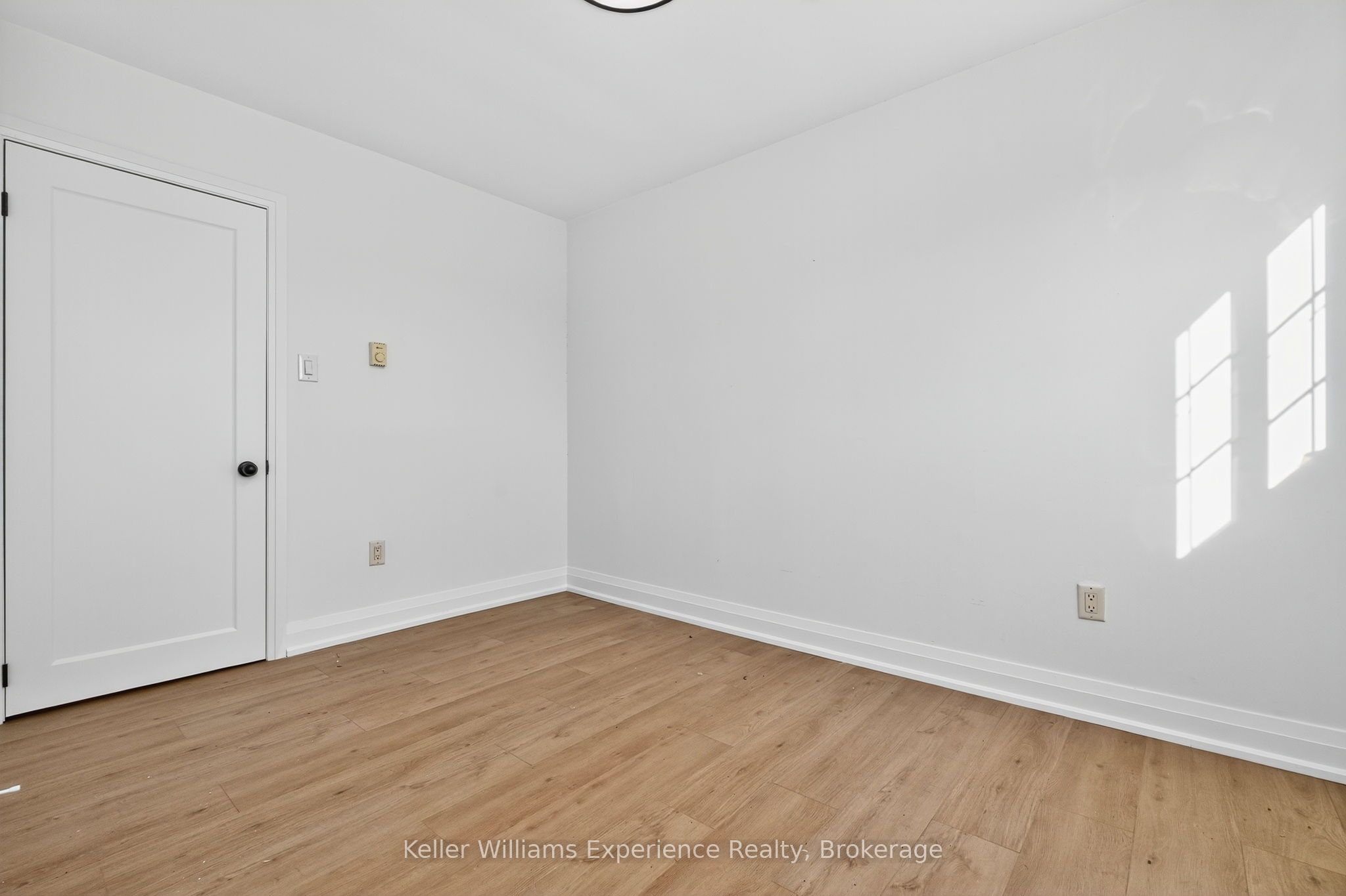 556 Champlain Road Property Photo 15