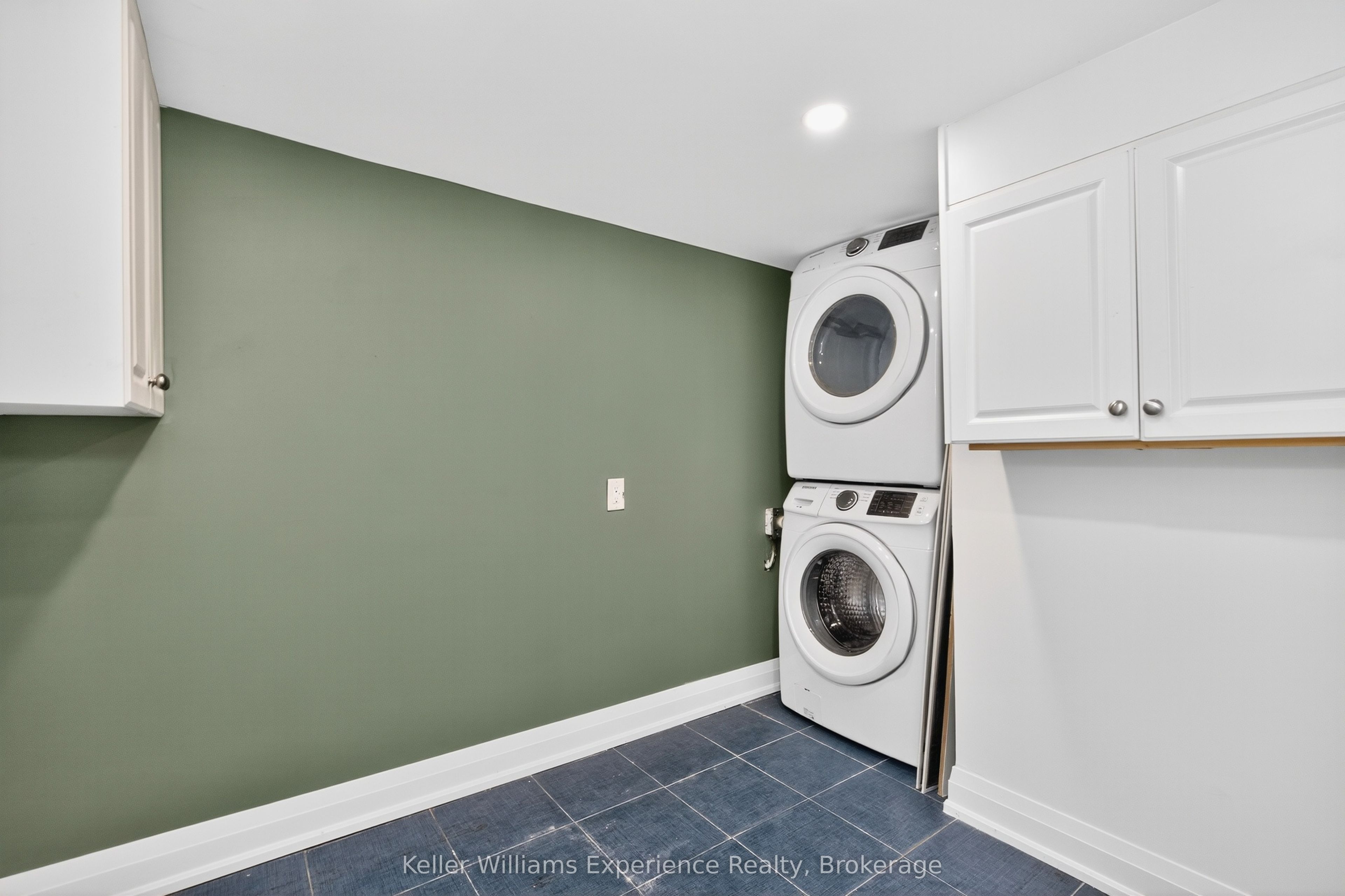 556 Champlain Road Property Photo 29