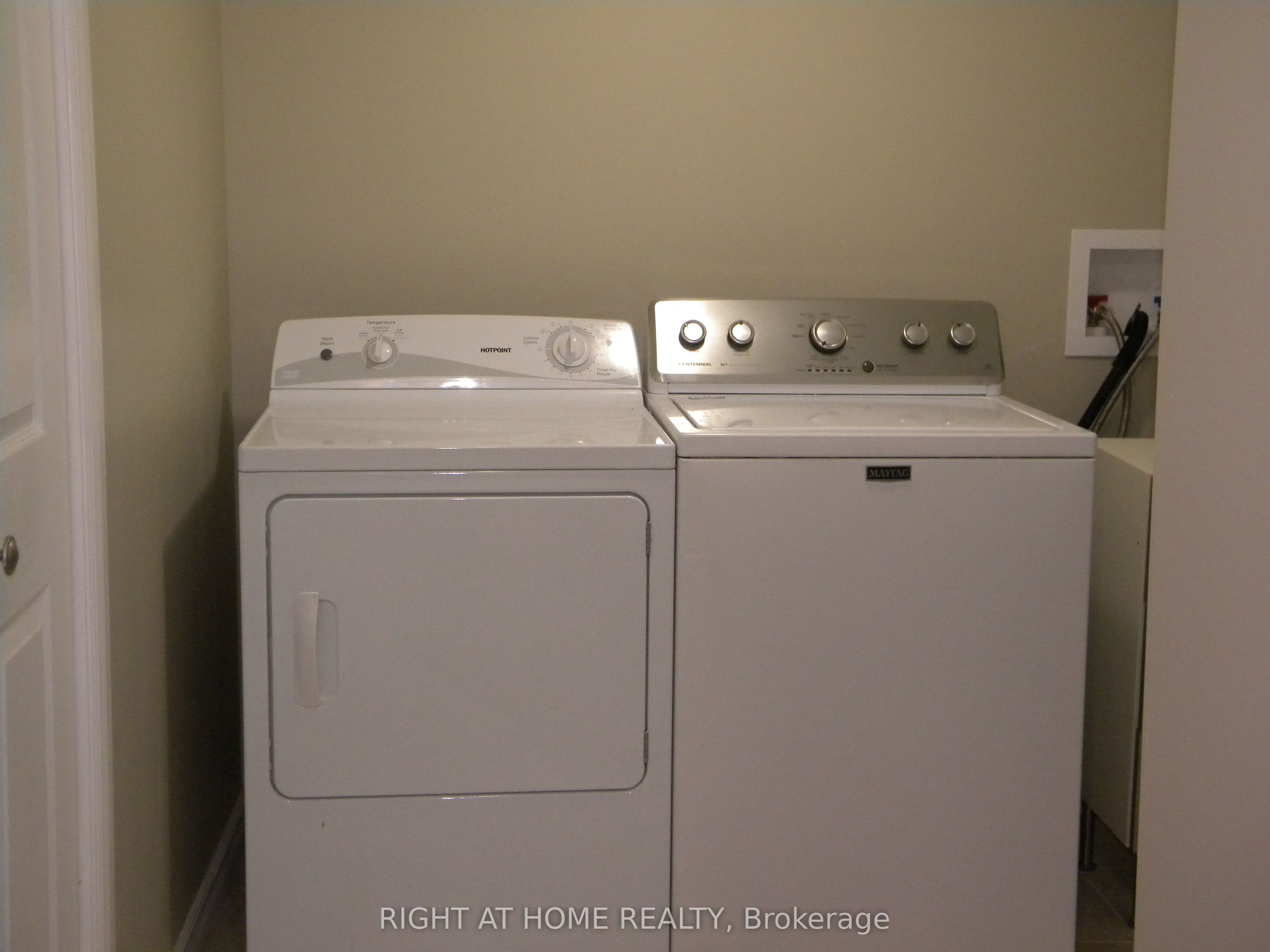 42 Westminster Circle B Property Photo 3