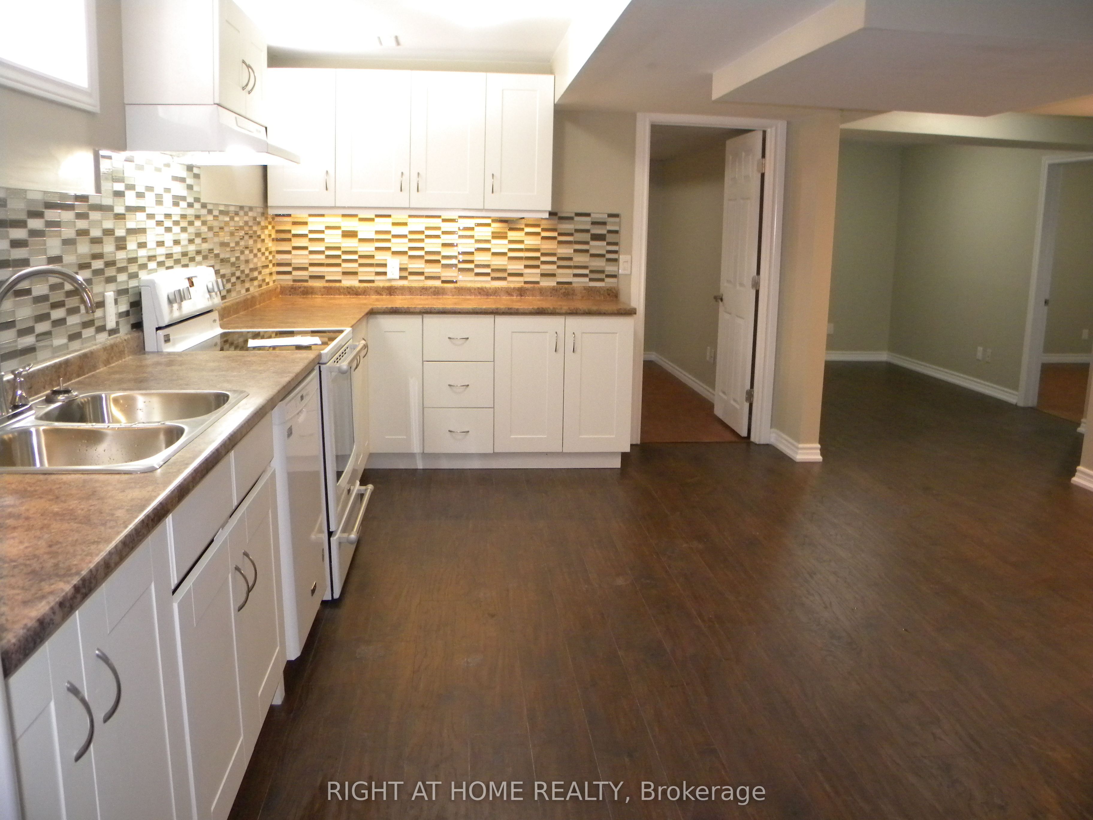 42 Westminster Circle B Property Photo 6