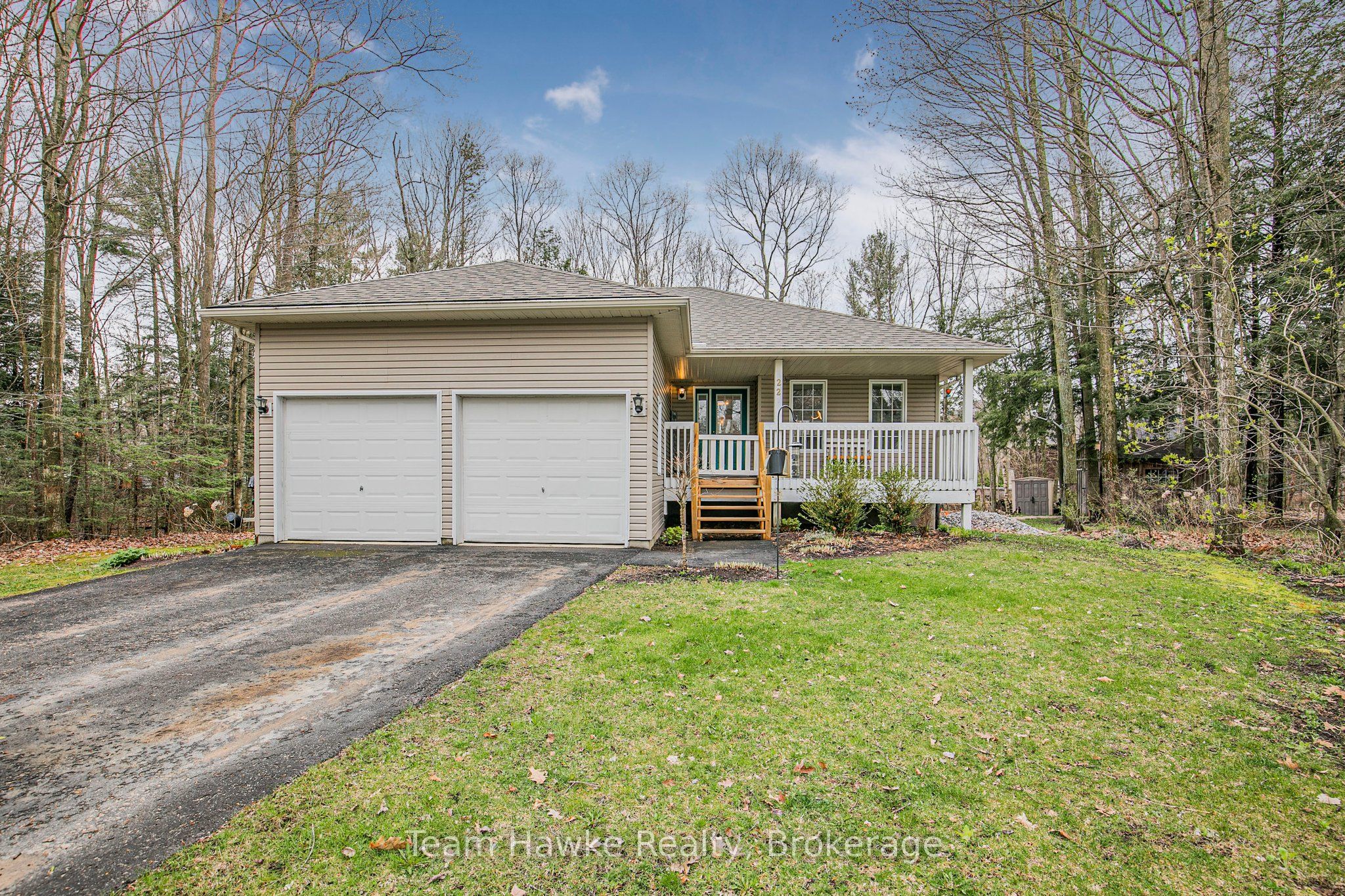 22 Laurier Boulevard Property Photo 2
