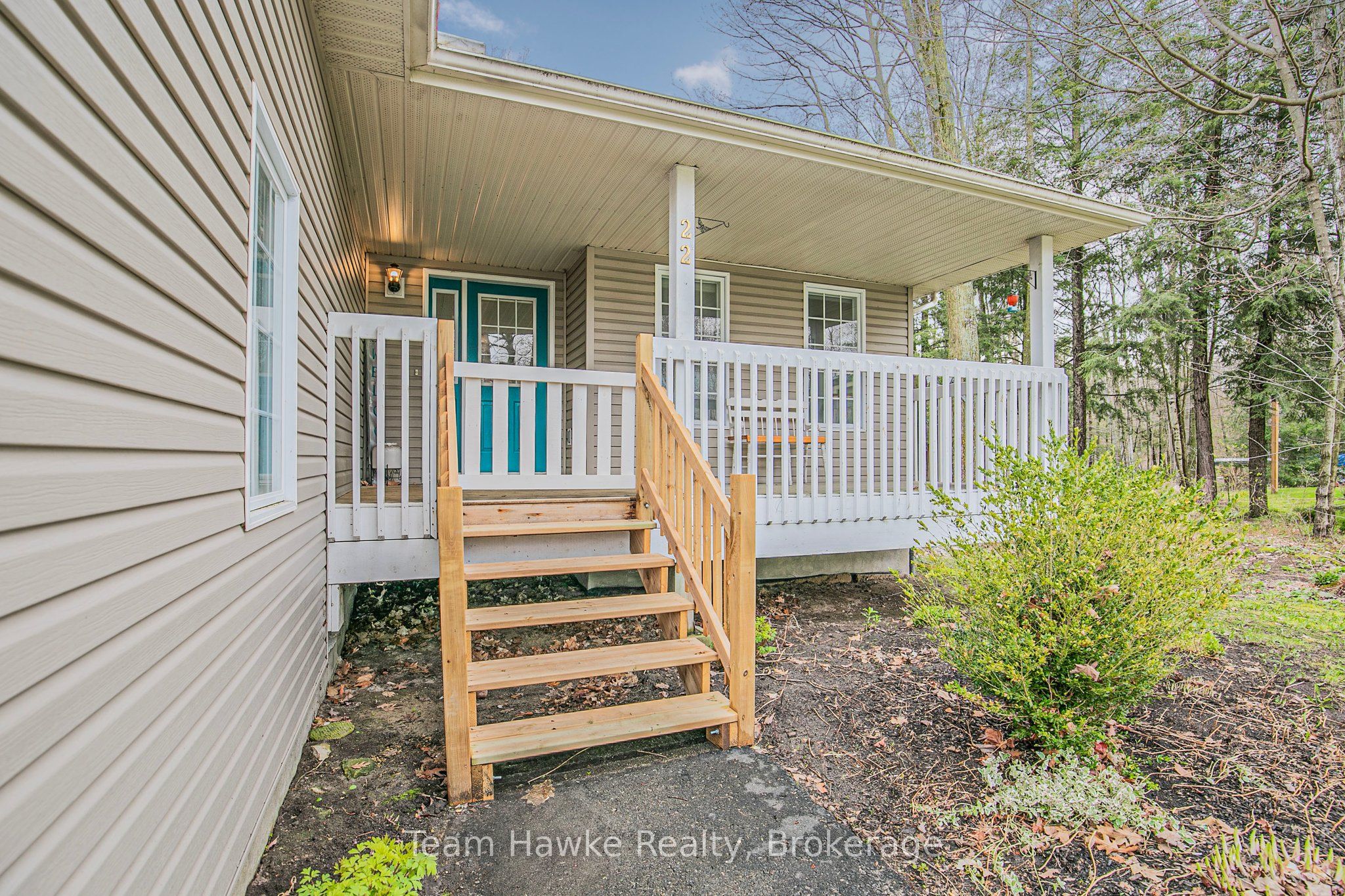 22 Laurier Boulevard Property Photo 3