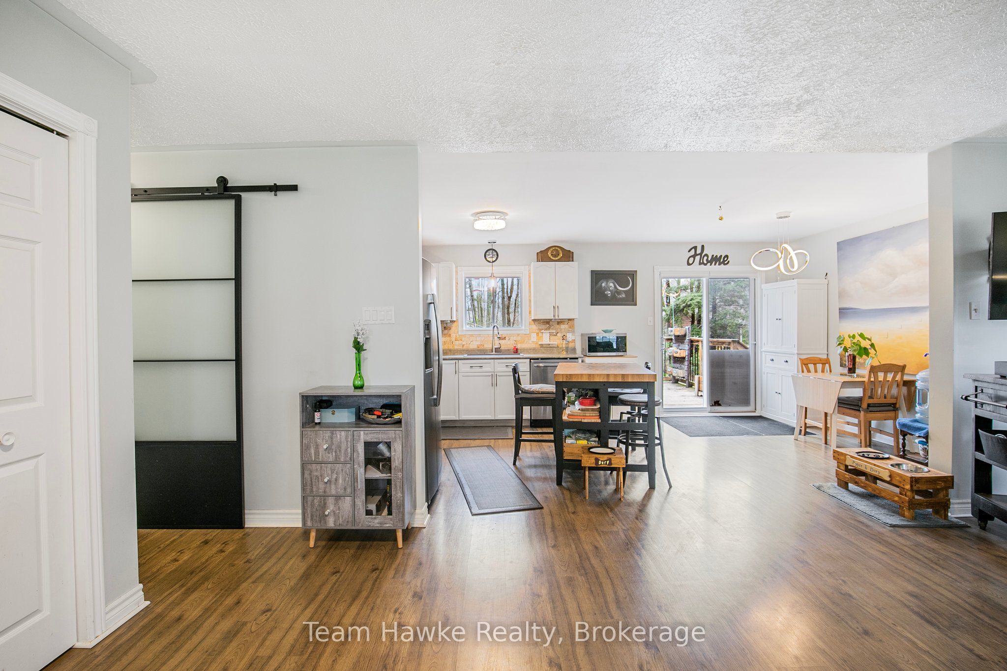 22 Laurier Boulevard Property Photo 6
