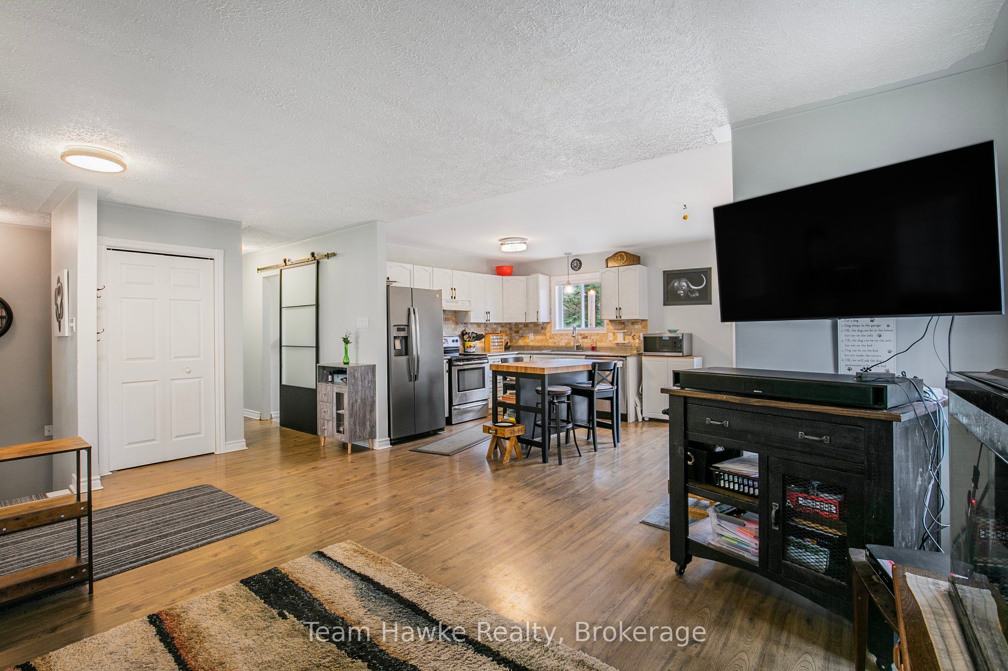 22 Laurier Boulevard Property Photo 8