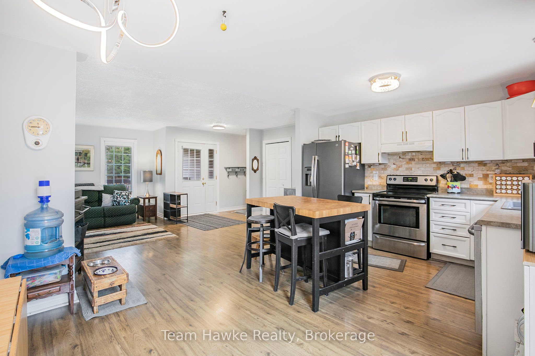 22 Laurier Boulevard Property Photo 10