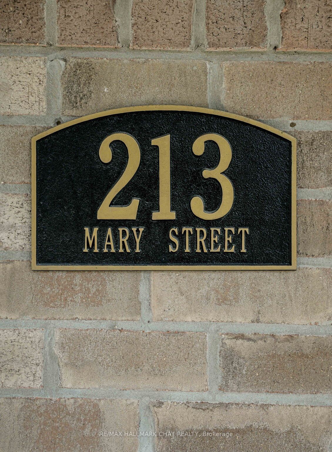 213 Mary Street Property Photo 7