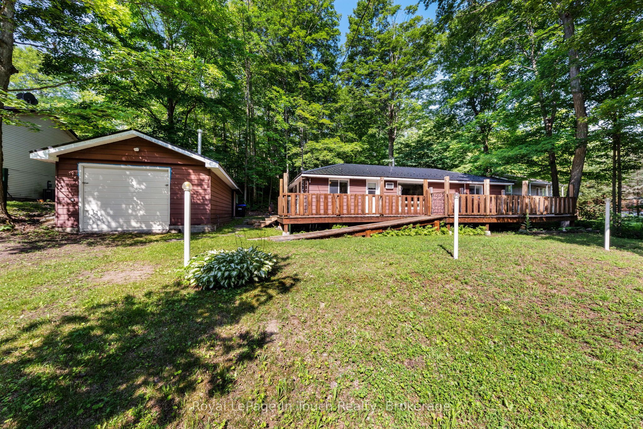 1558 Champlain Road Property Photo 3