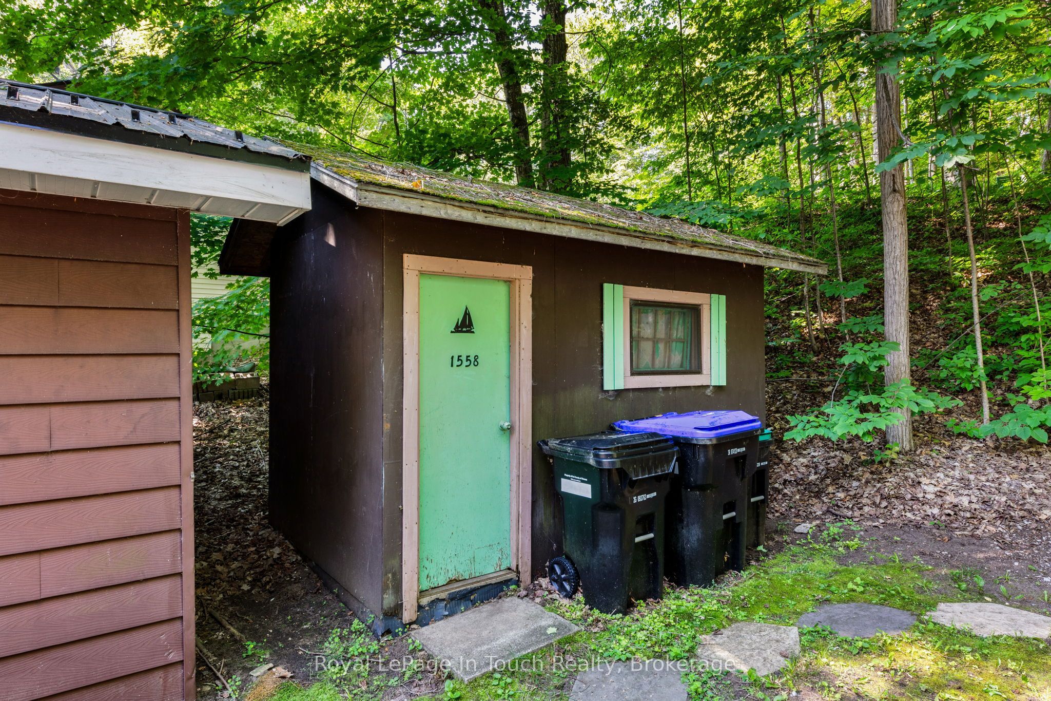 1558 Champlain Road Property Photo 8