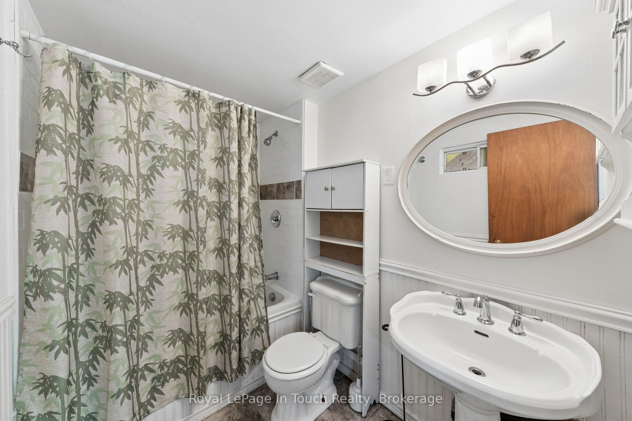 1558 Champlain Road Property Photo 20