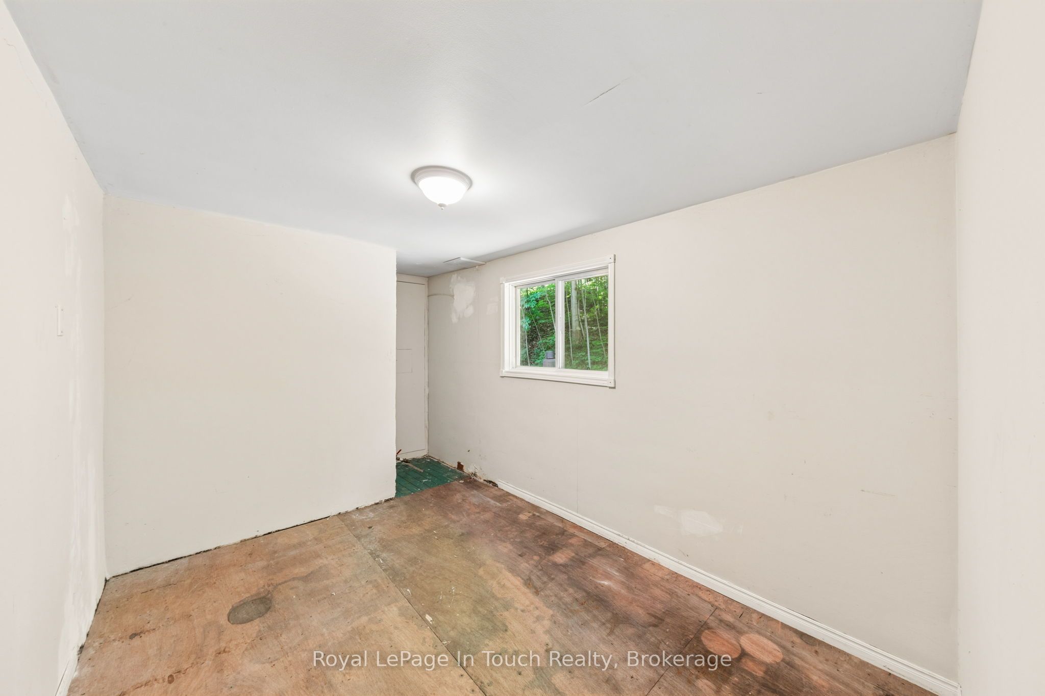 1558 Champlain Road Property Photo 26