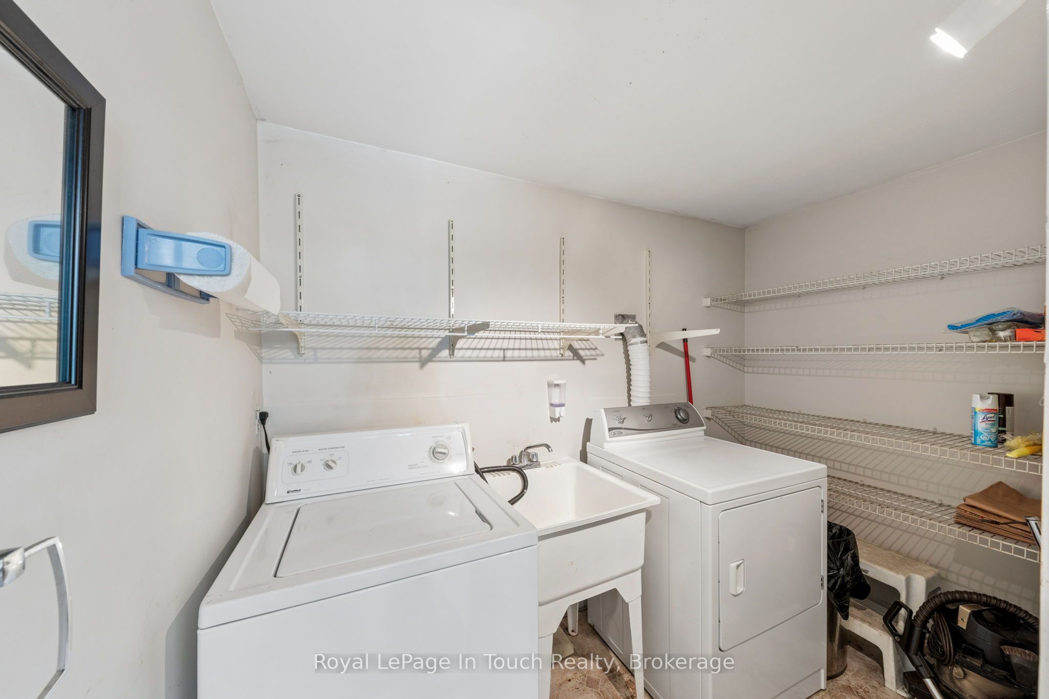 1558 Champlain Road Property Photo 27