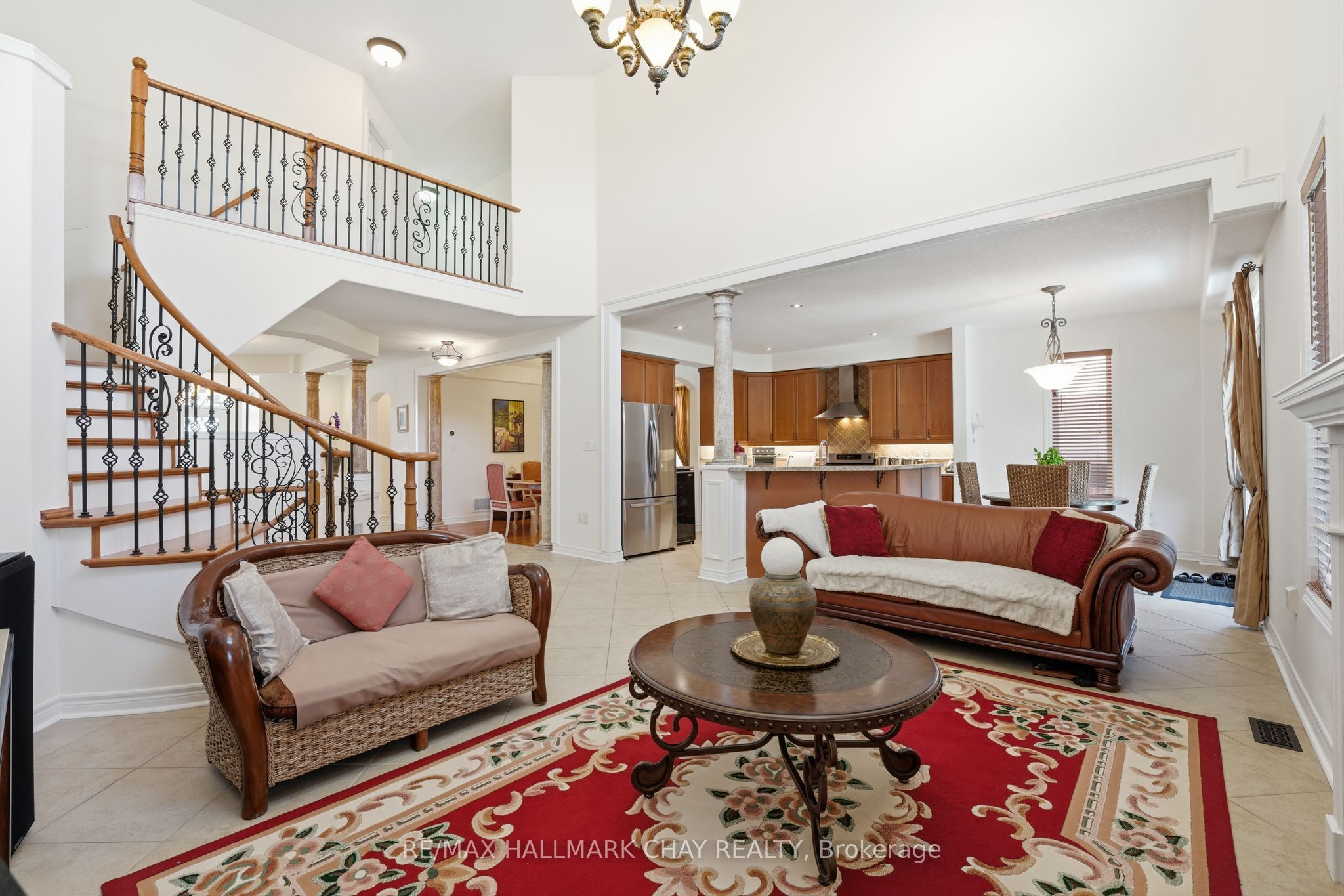 12 Parisian Crescent Property Photo 5