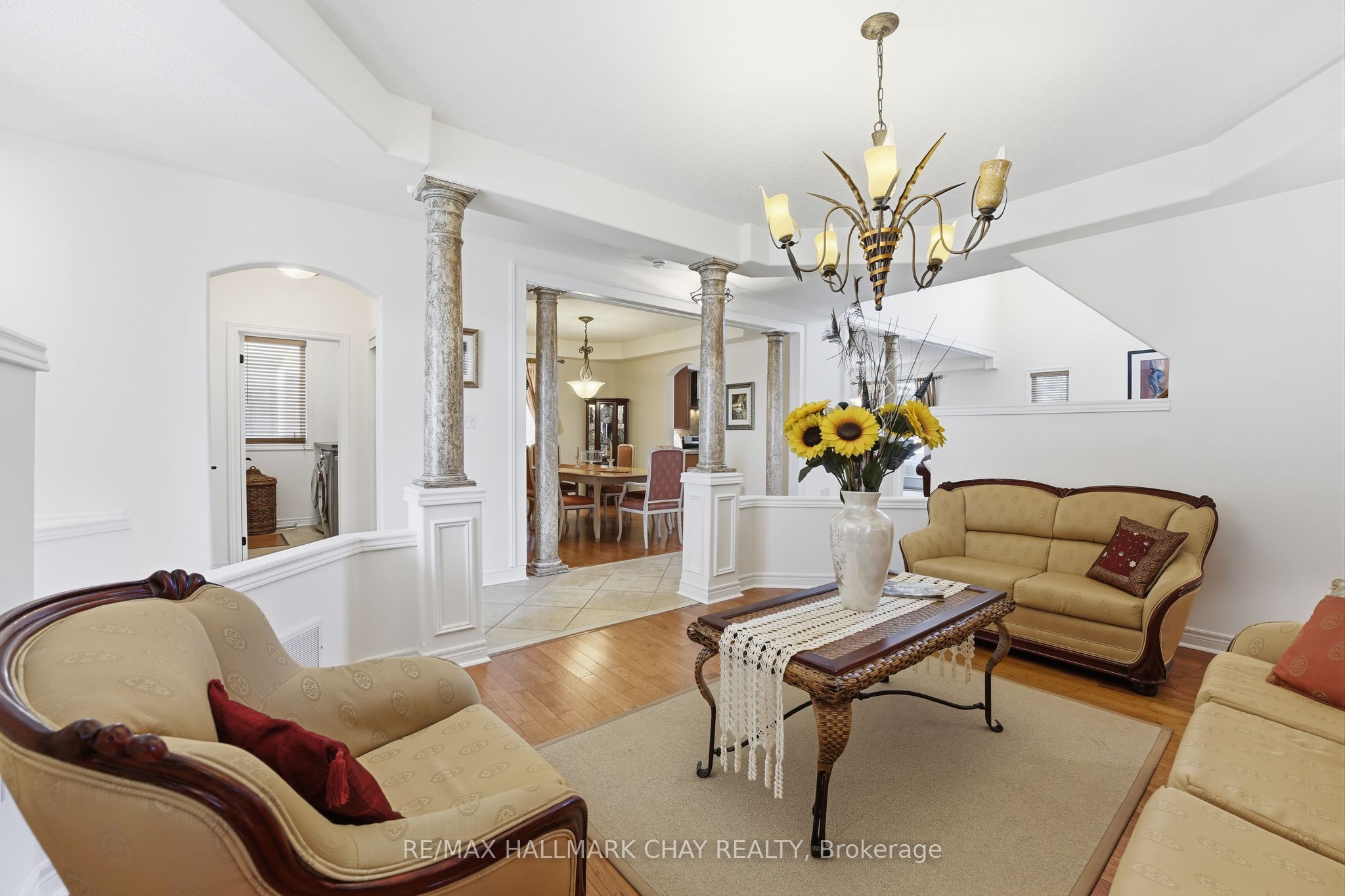 12 Parisian Crescent Property Photo 10