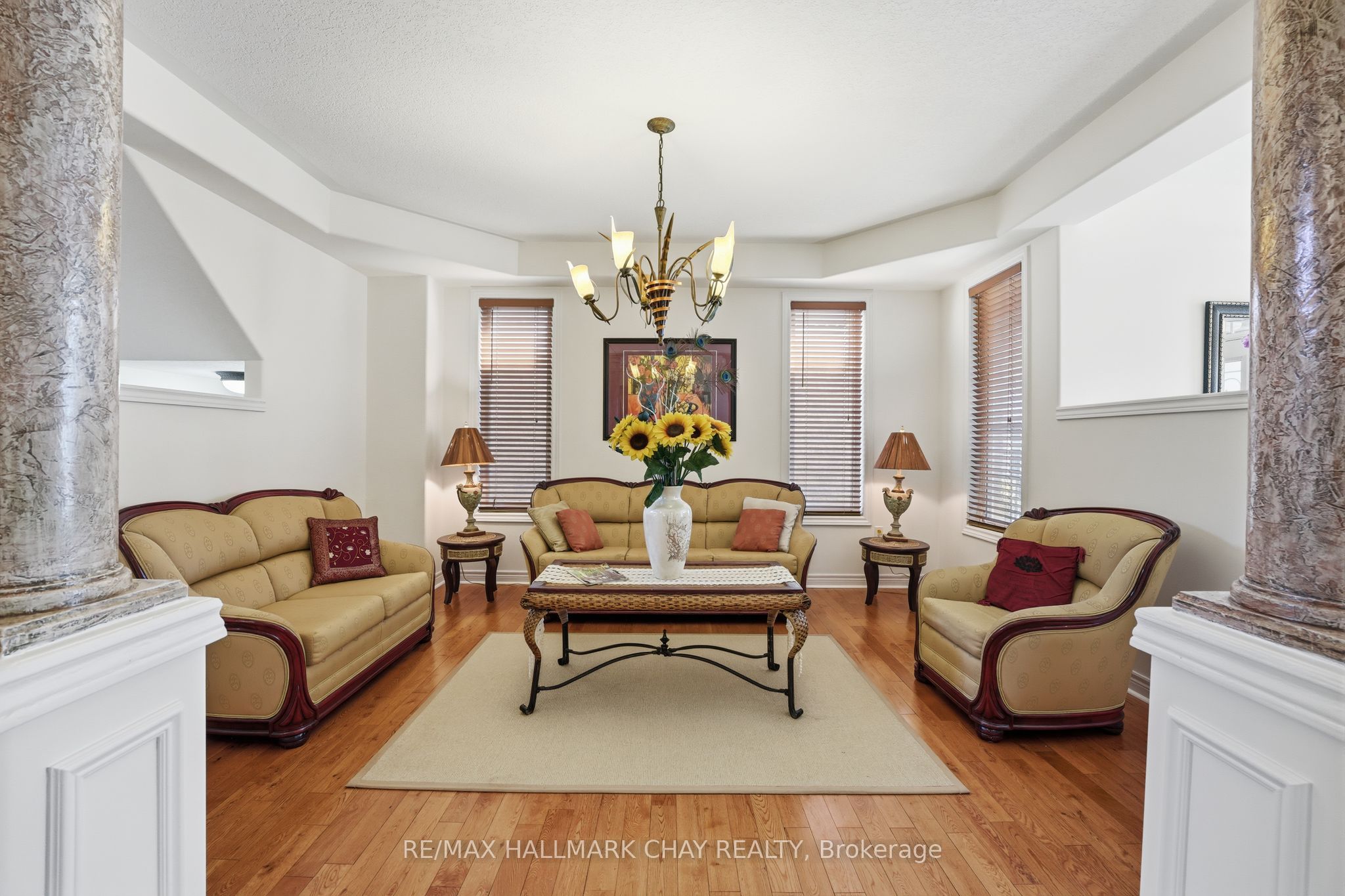 12 Parisian Crescent Property Photo 11