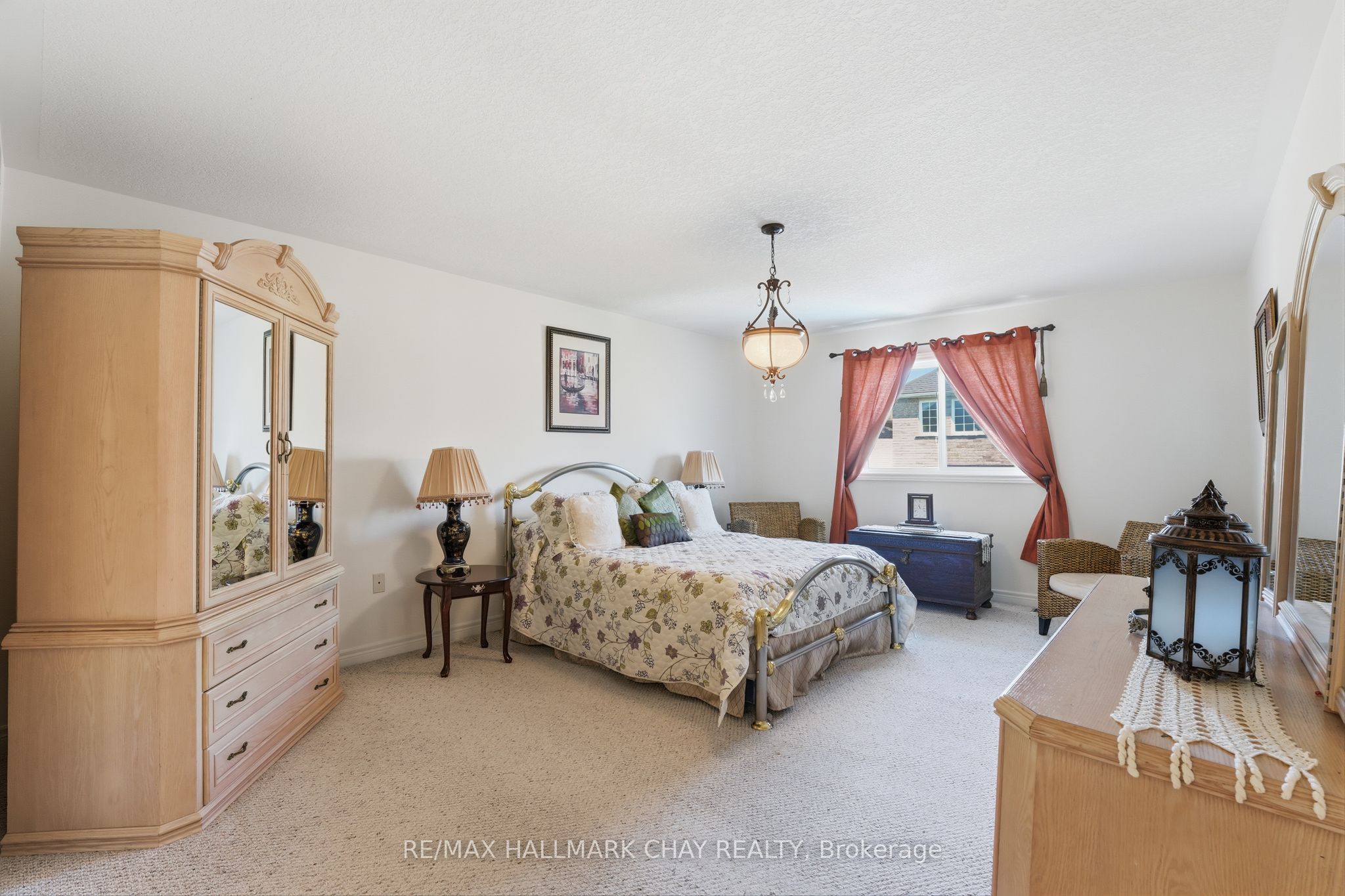 12 Parisian Crescent Property Photo 16
