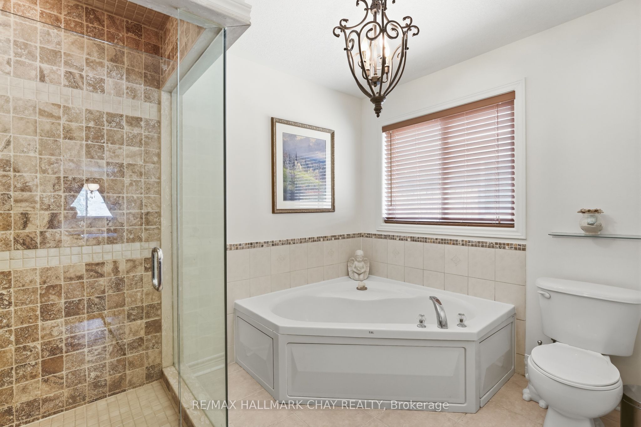 12 Parisian Crescent Property Photo 19