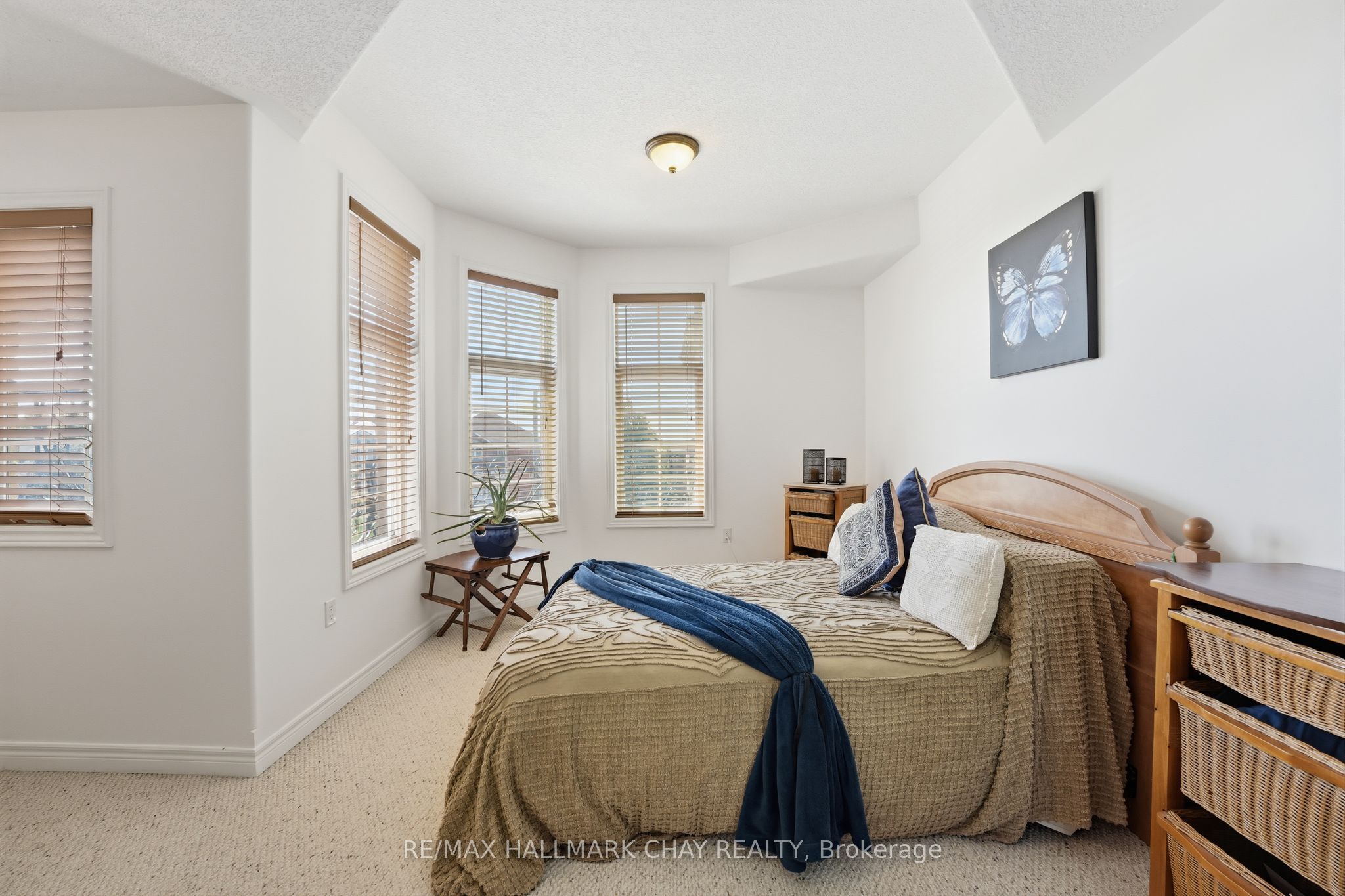 12 Parisian Crescent Property Photo 21