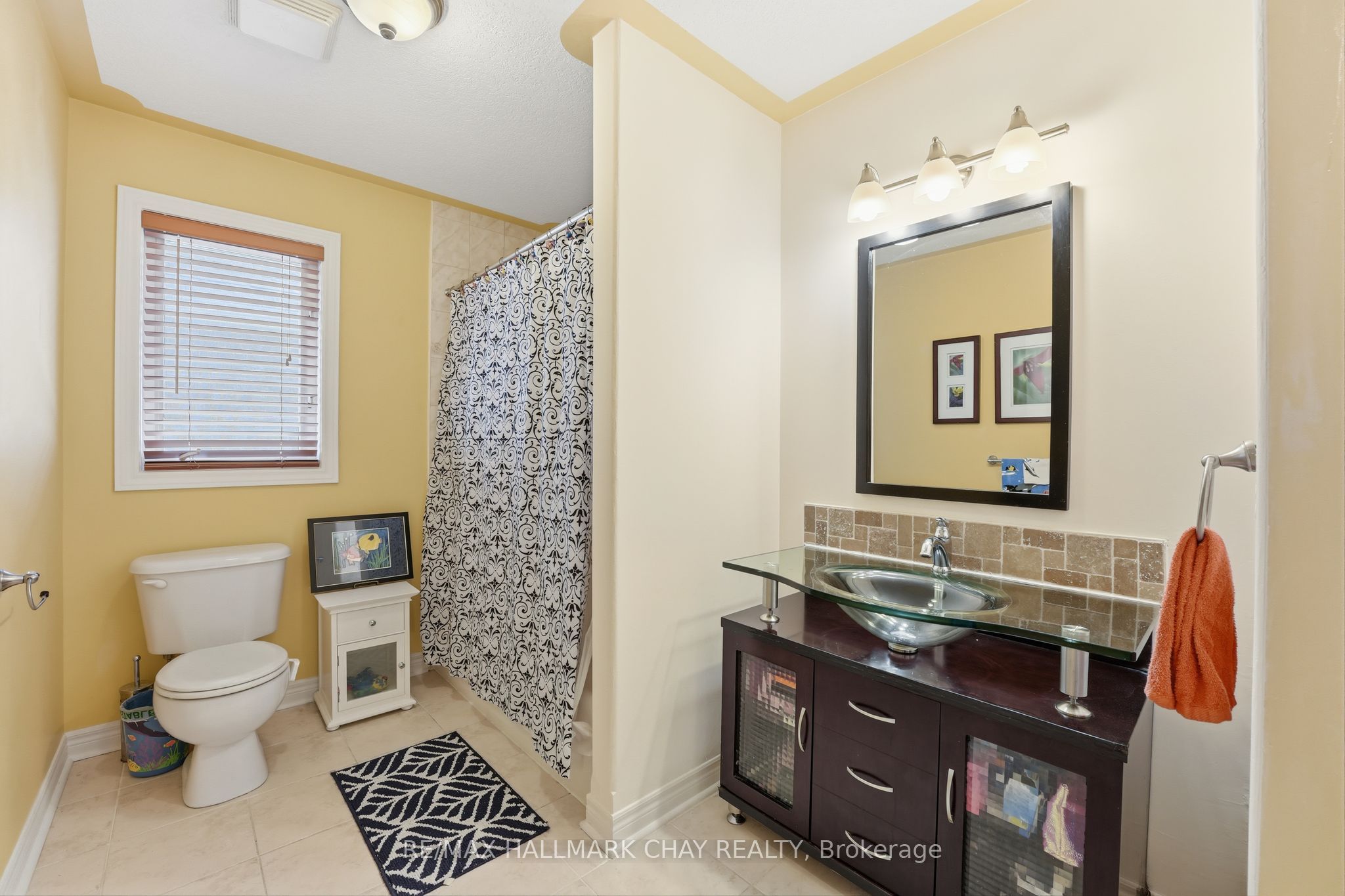 12 Parisian Crescent Property Photo 22