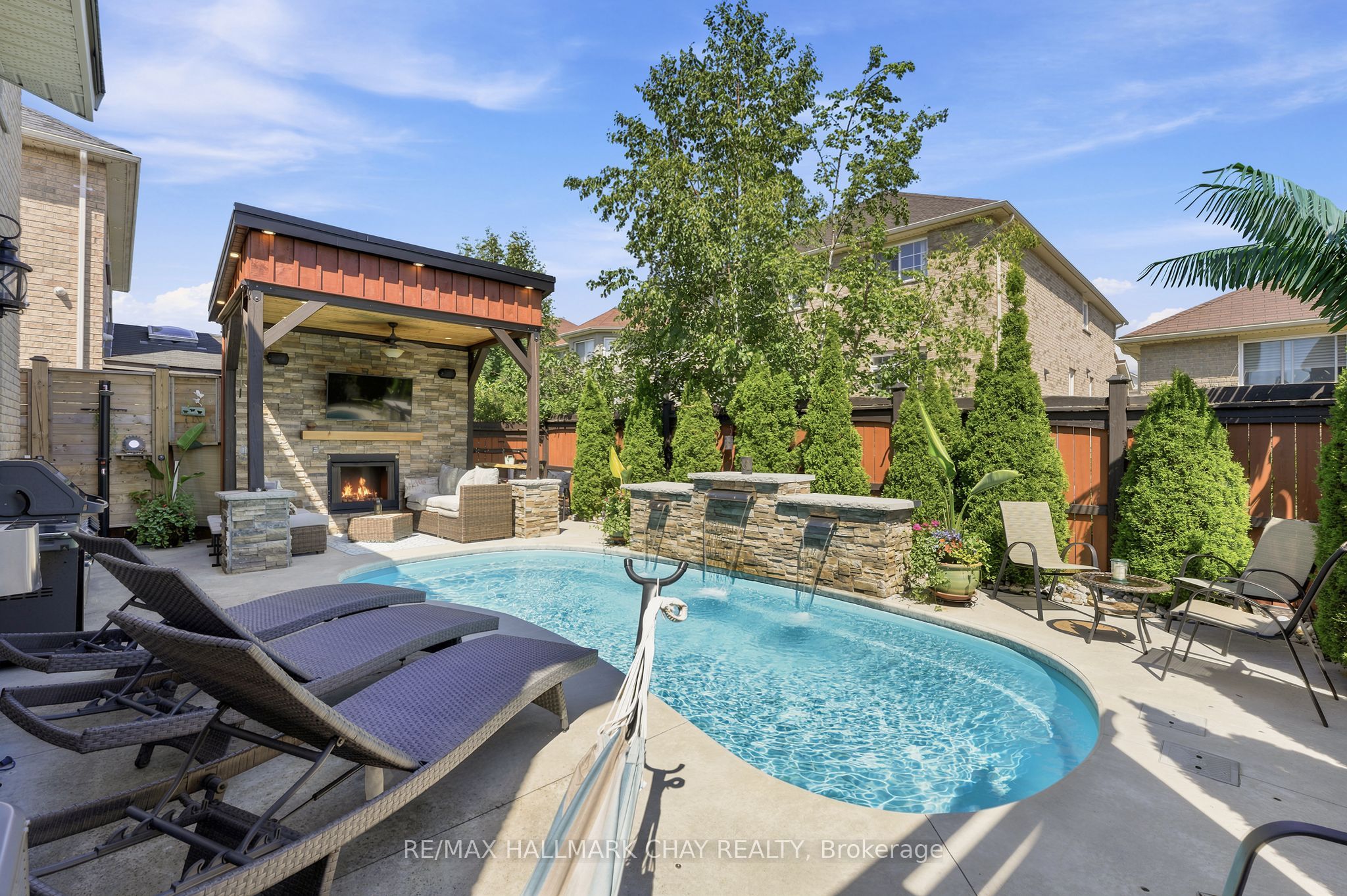 12 Parisian Crescent Property Photo 23