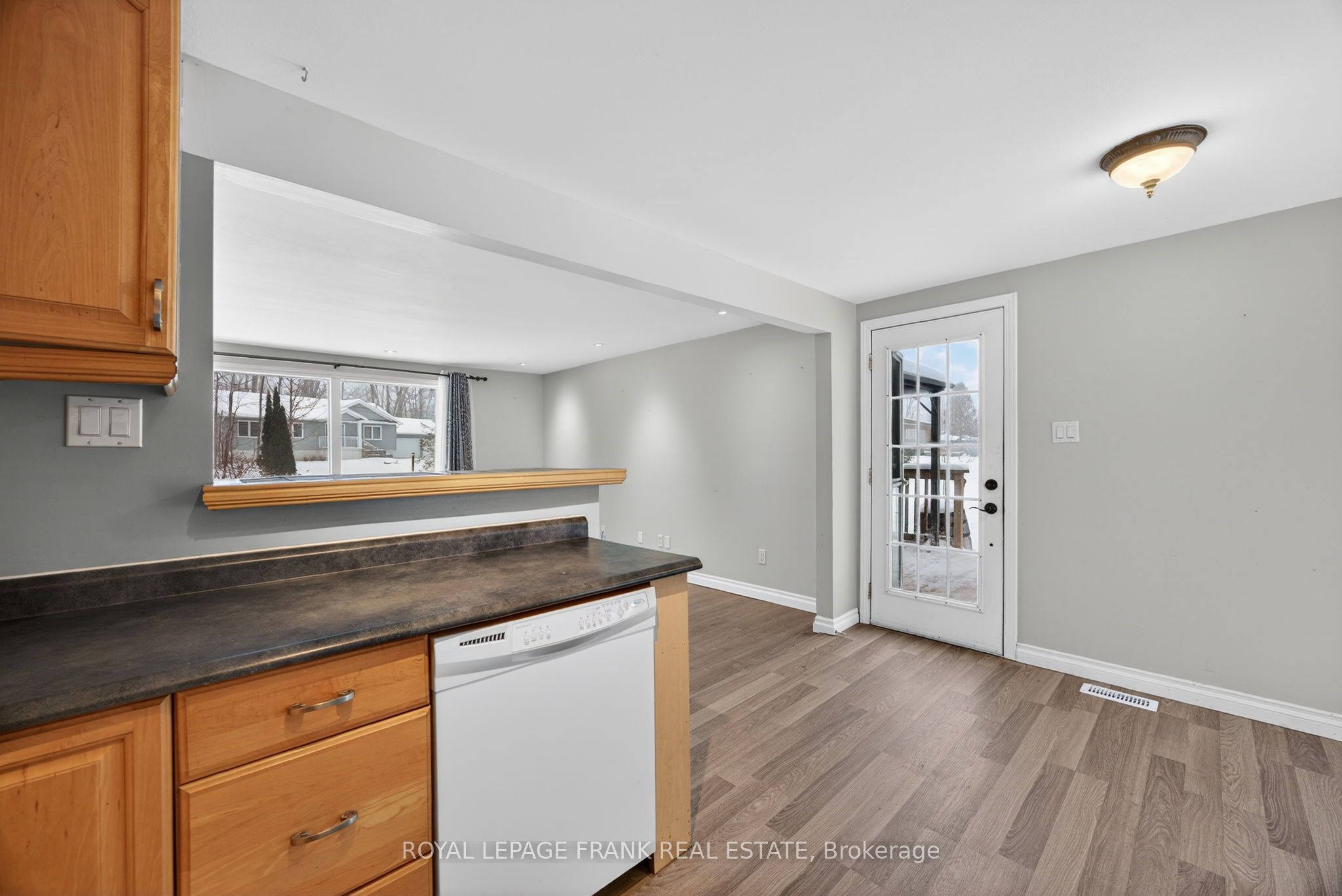 3576 John Street Property Photo 8