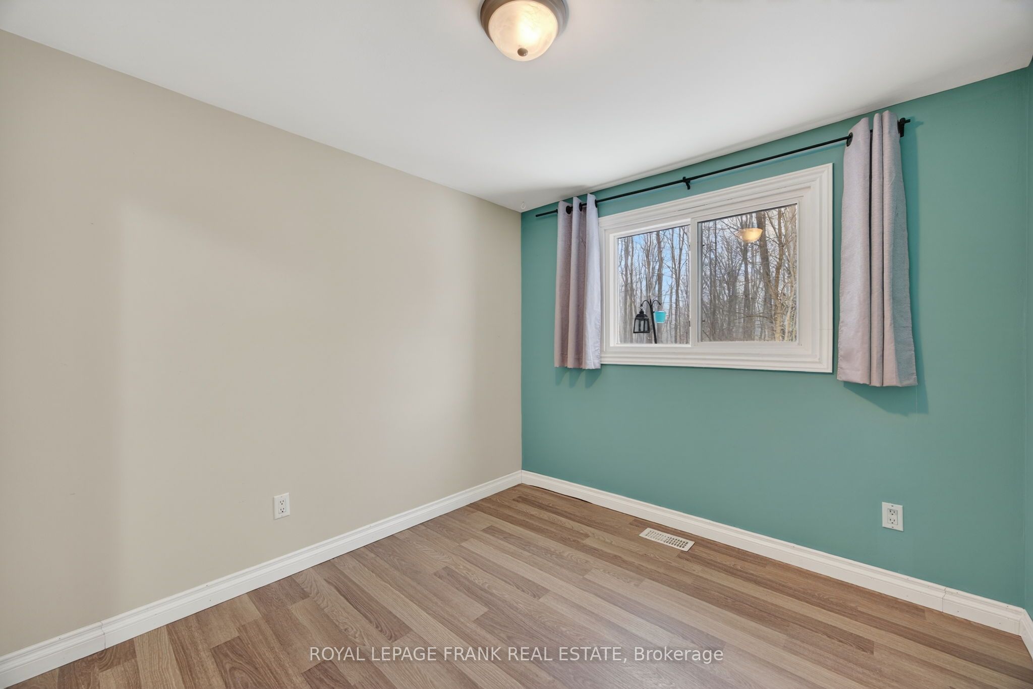 3576 John Street Property Photo 9
