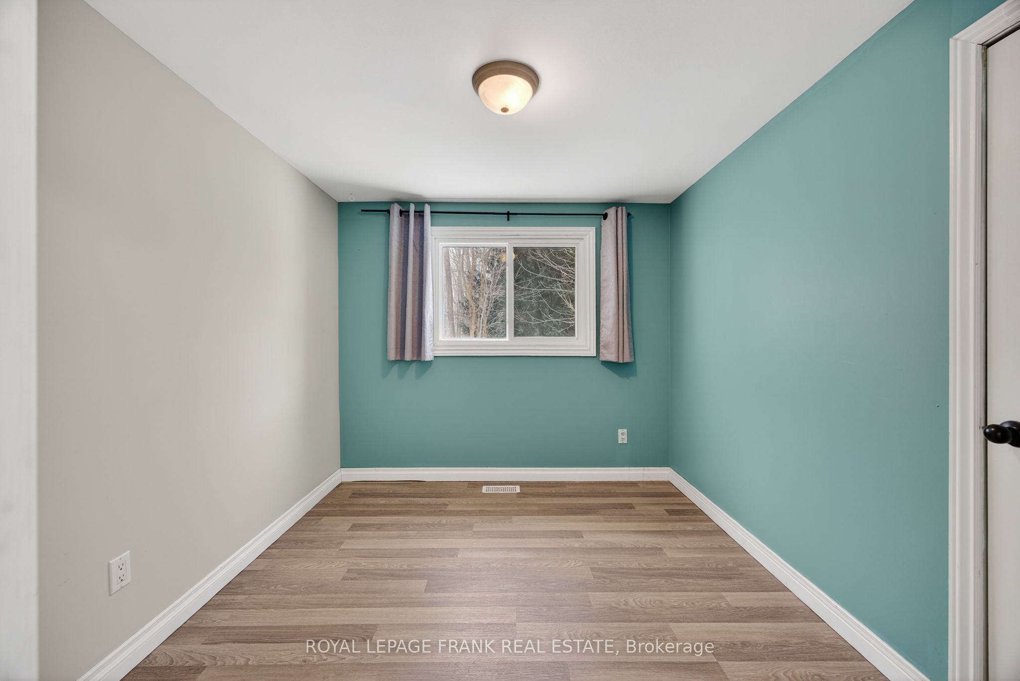 3576 John Street Property Photo 11