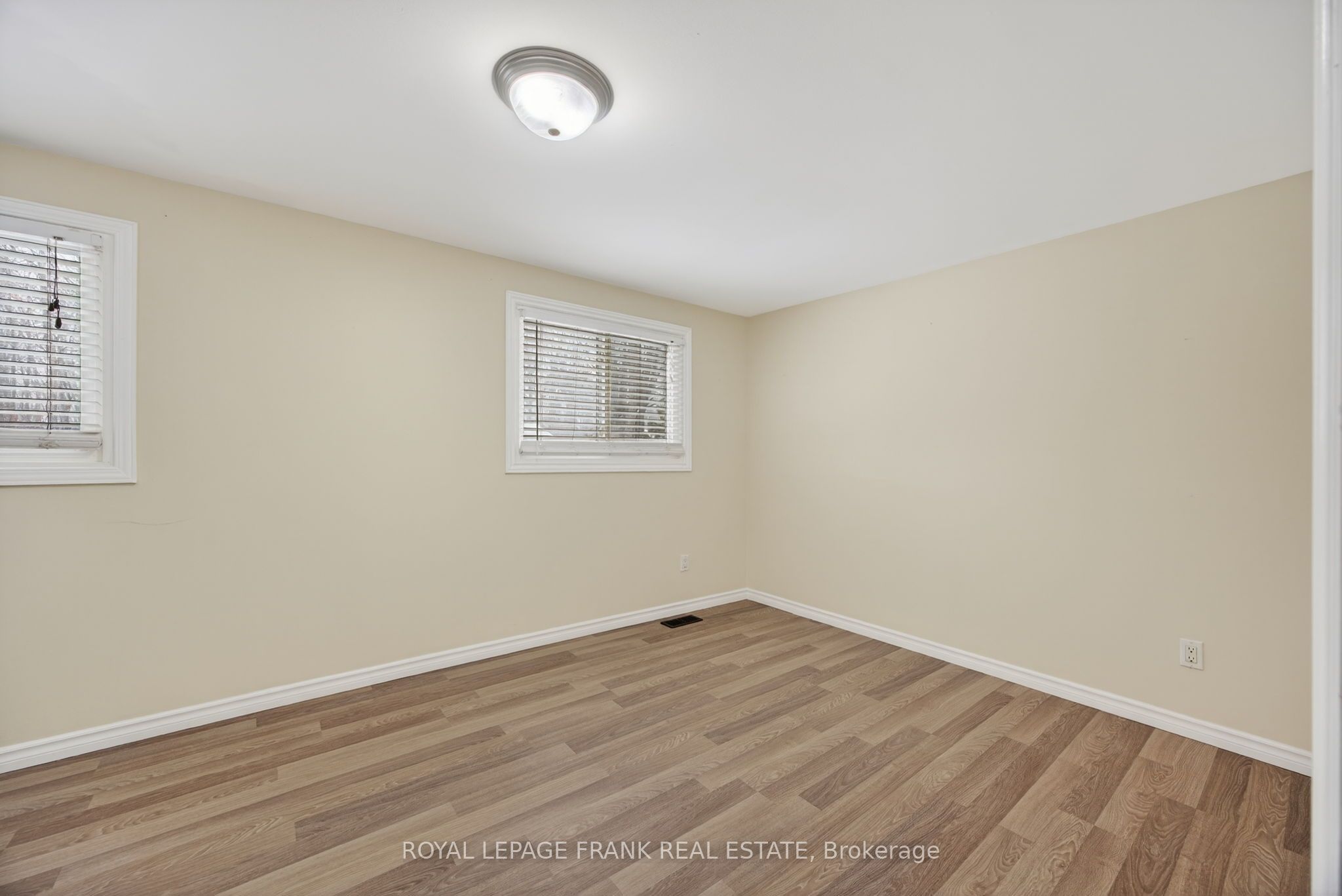 3576 John Street Property Photo 13