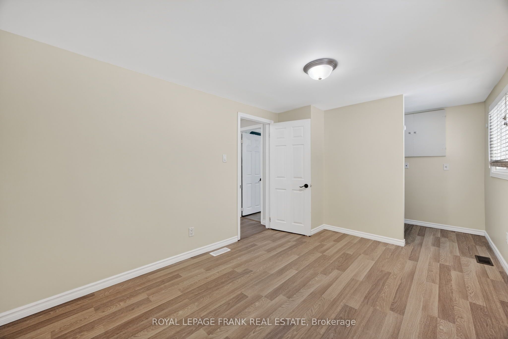 3576 John Street Property Photo 14