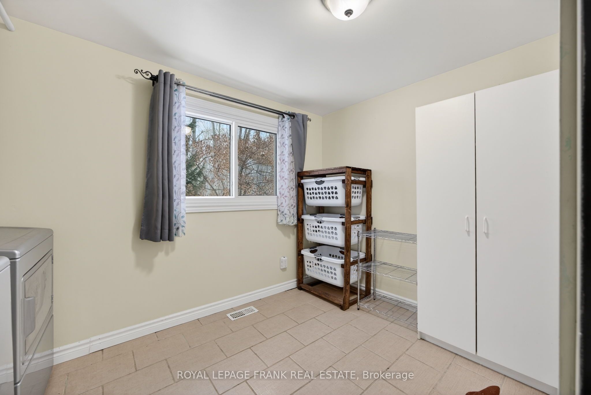 3576 John Street Property Photo 15