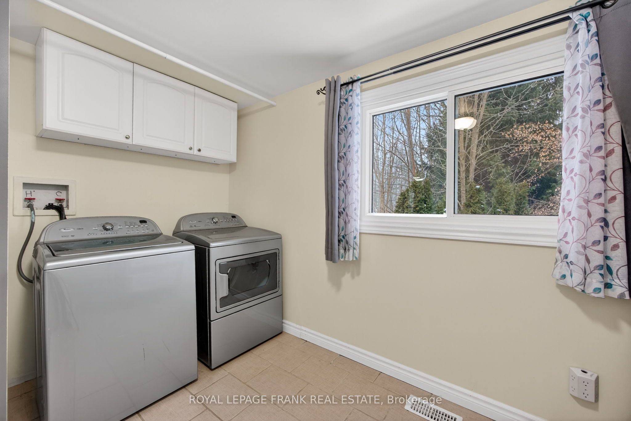 3576 John Street Property Photo 16