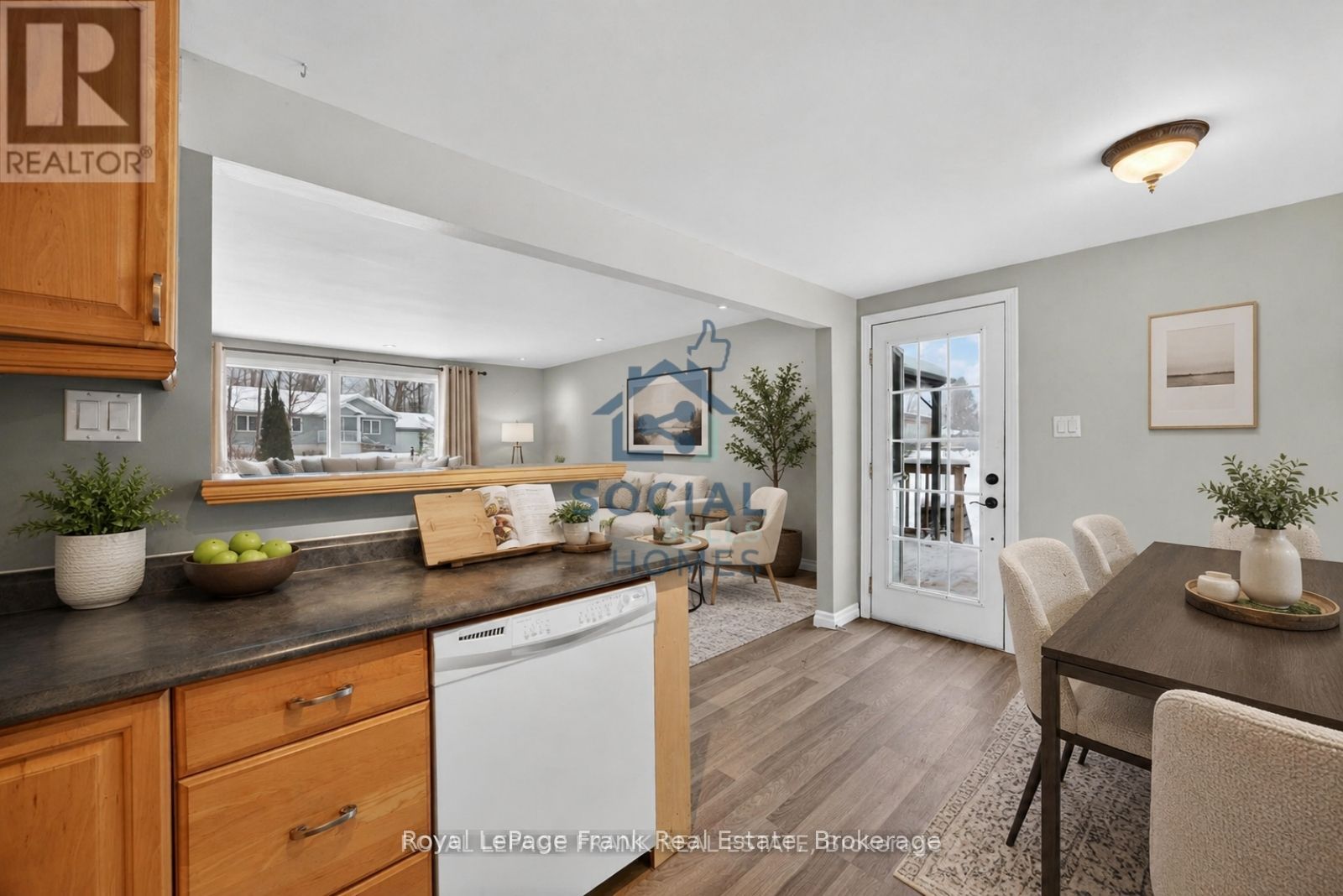 3576 John Street Property Photo 27