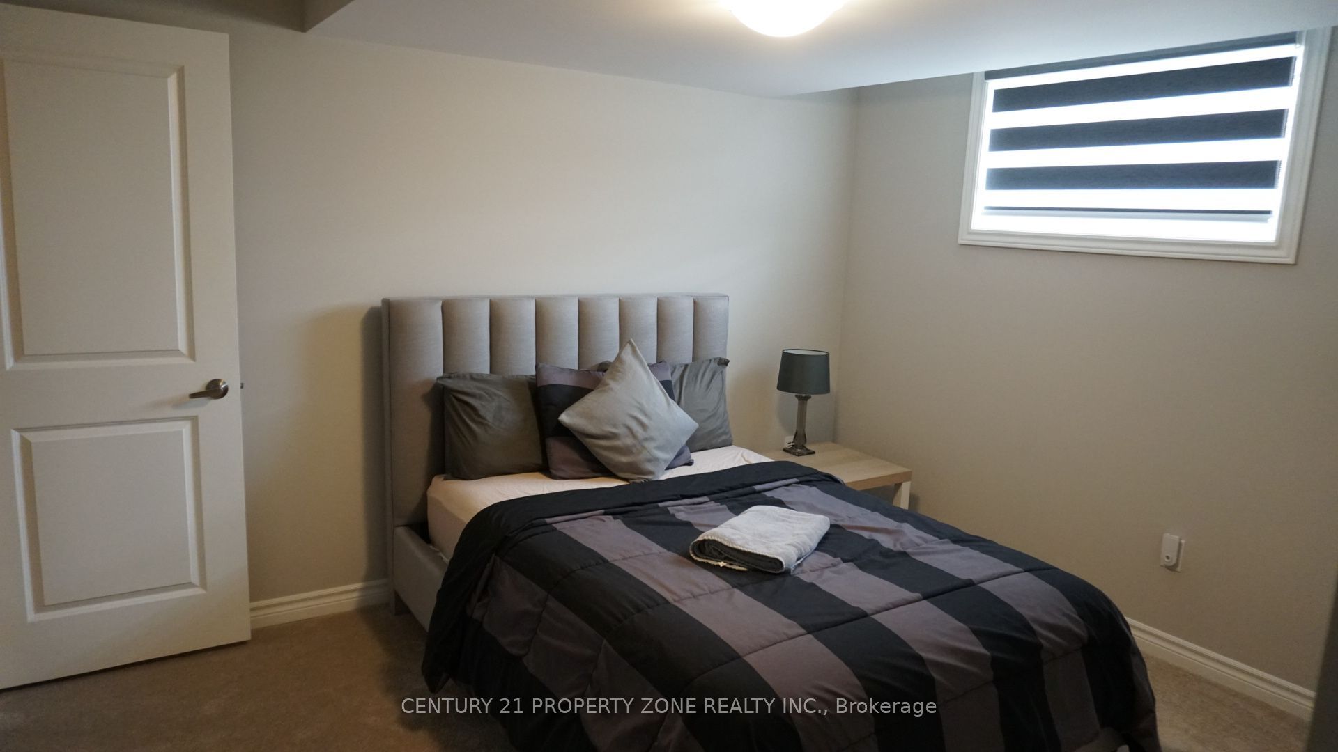 227 Mowat Street N Property Photo 6