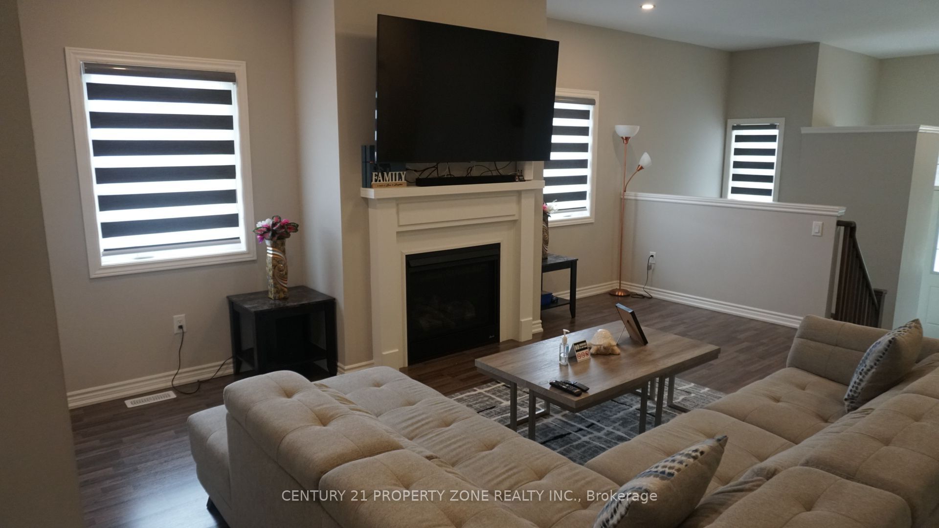 227 Mowat Street N Property Photo 14
