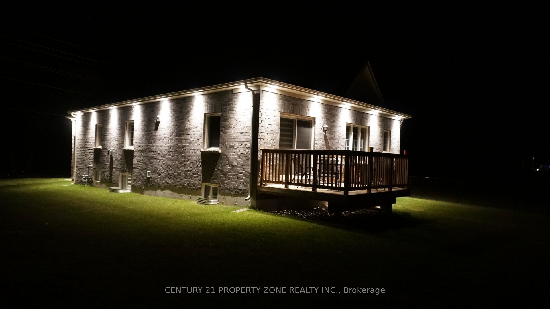 227 Mowat Street N Property Photo 33