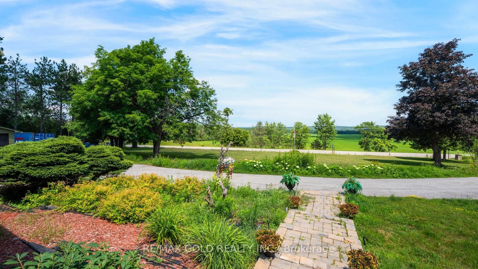 4680 Penetanguishene Road Property Photo 6