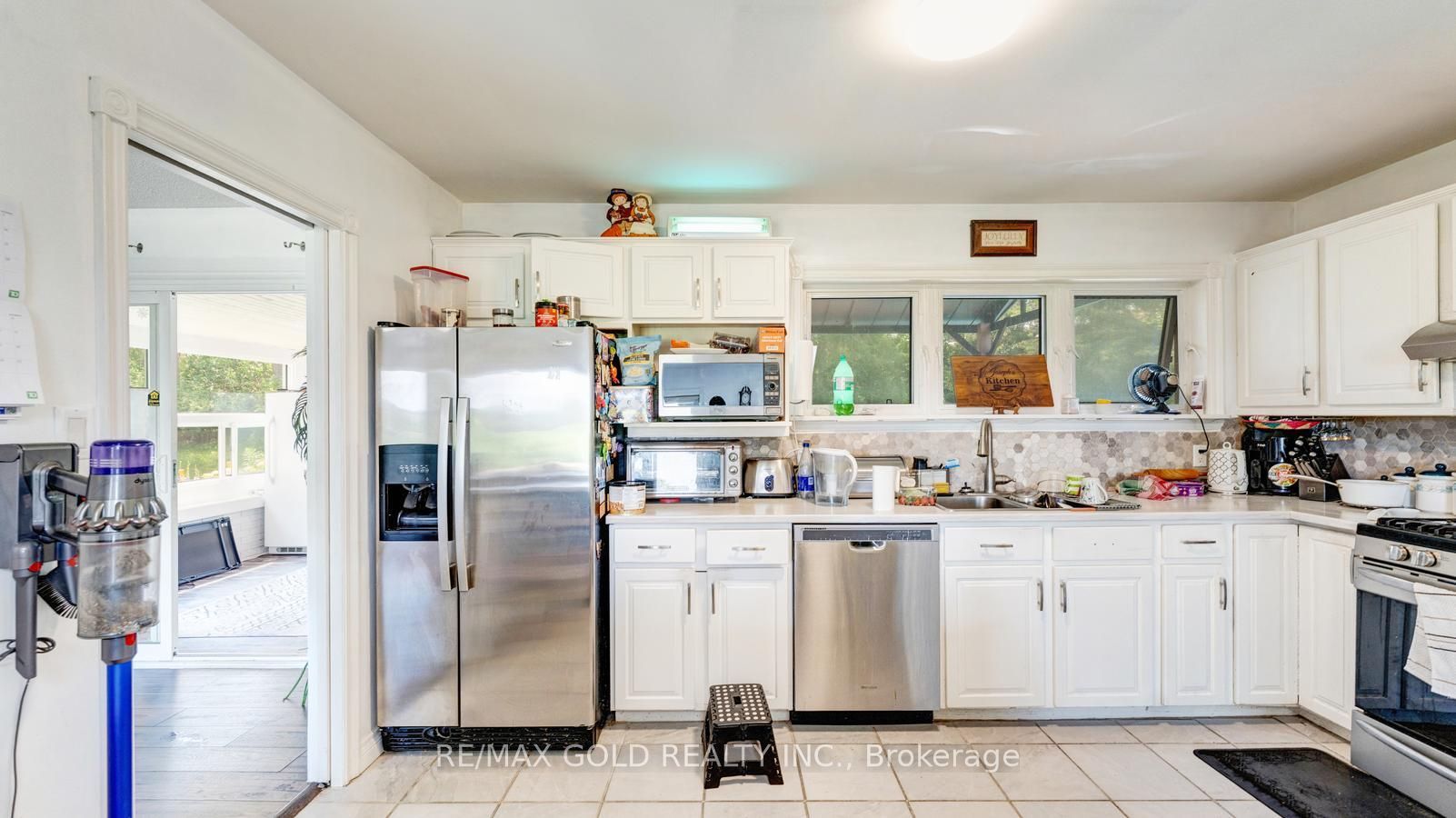 4680 Penetanguishene Road Property Photo 14