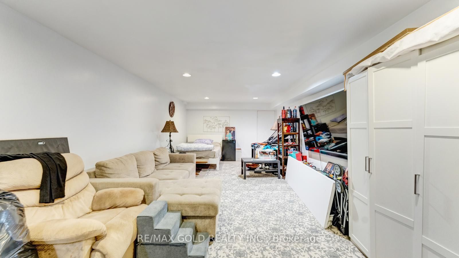 4680 Penetanguishene Road Property Photo 45