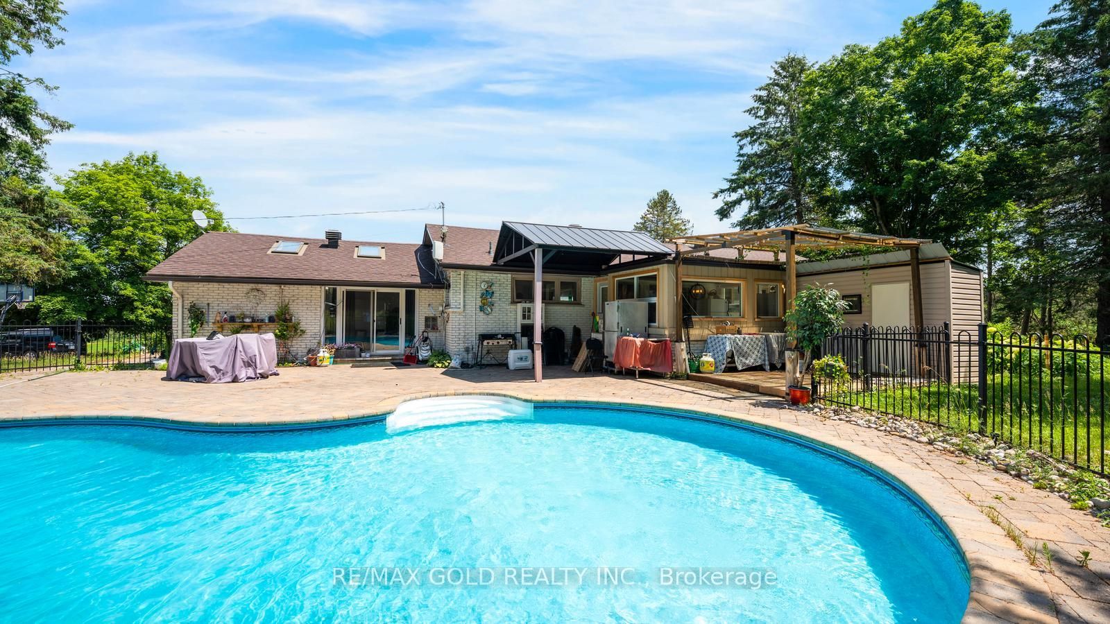 4680 Penetanguishene Road Property Photo 49