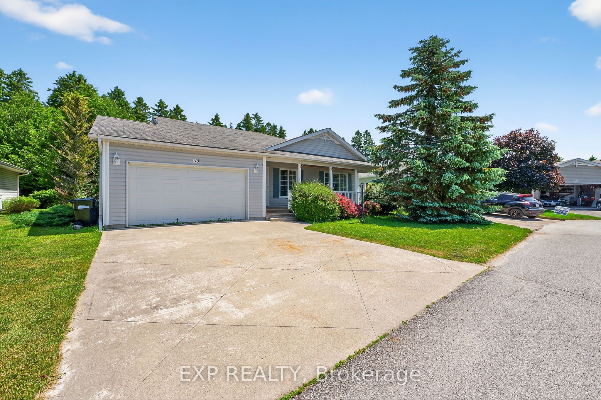30 Illinois Crescent Property Photo 1
