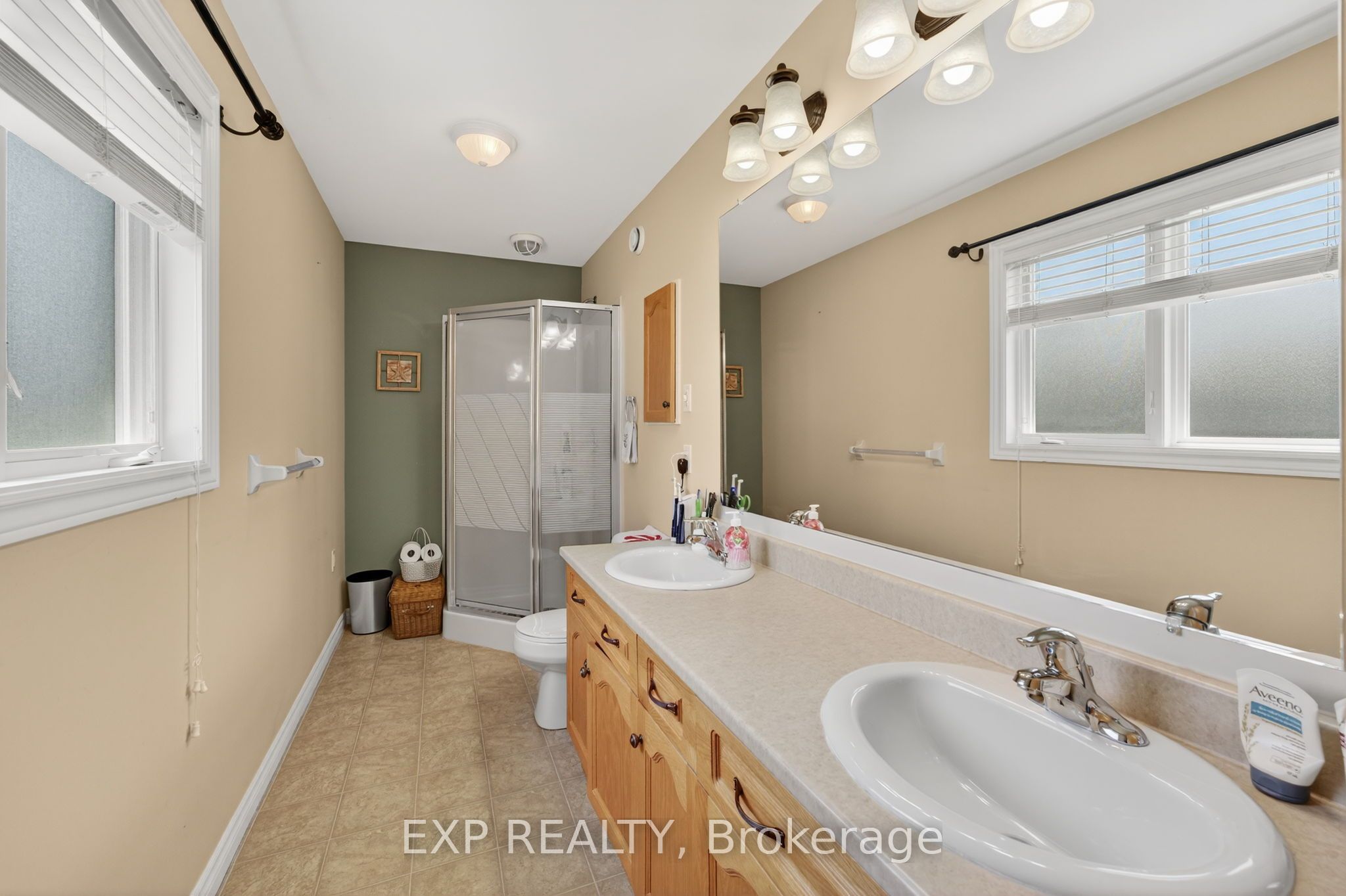 30 Illinois Crescent Property Photo 14