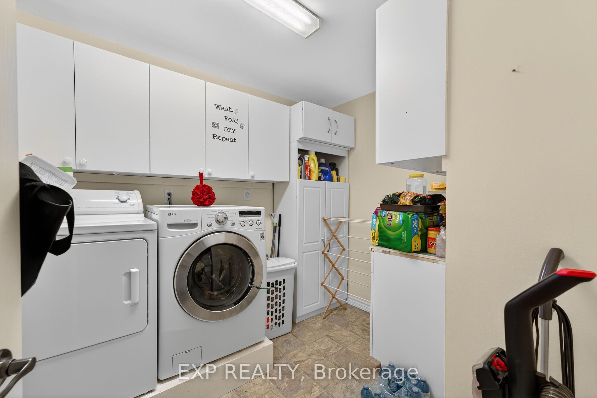 30 Illinois Crescent Property Photo 18