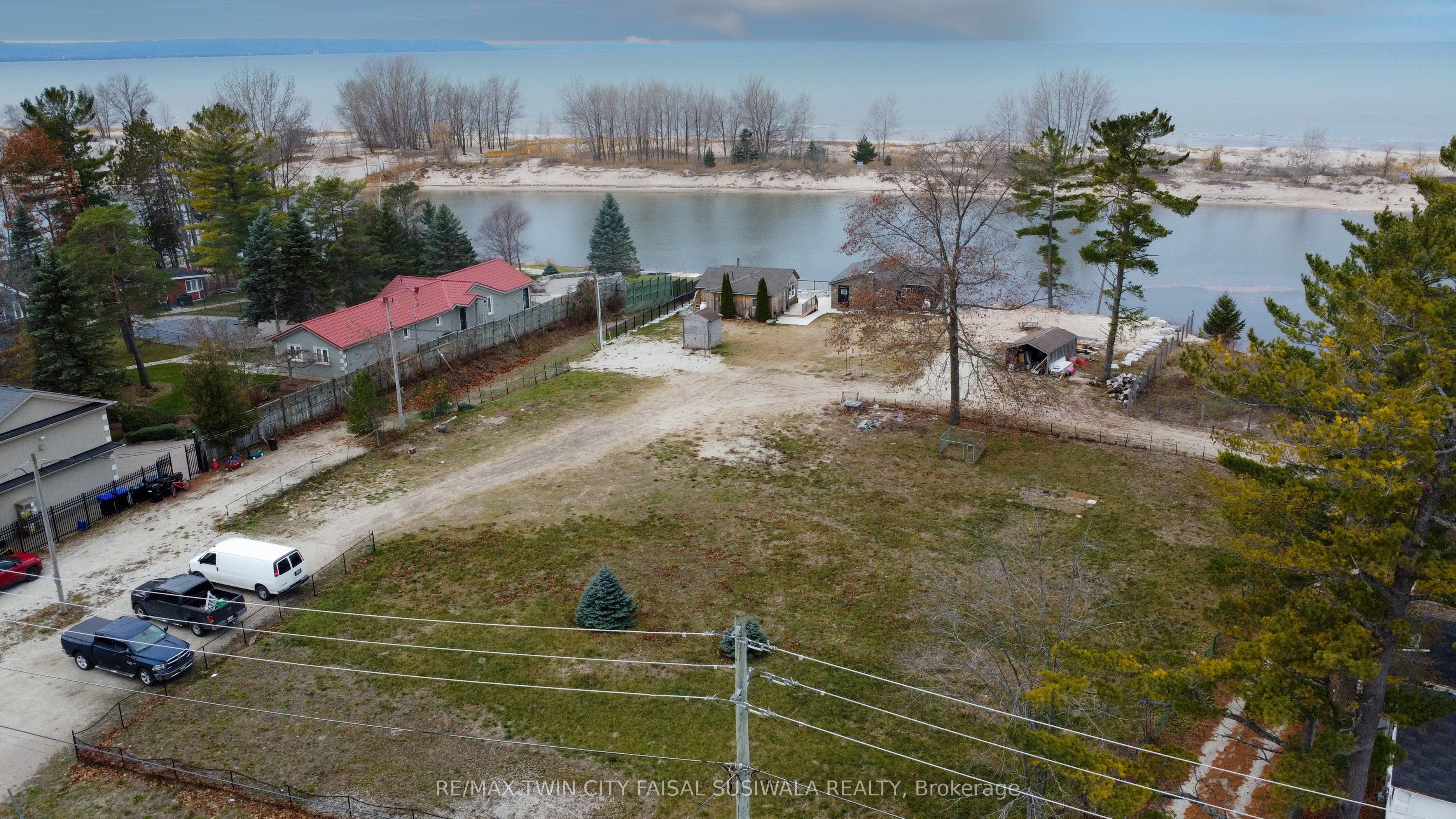 326 RIVER Road E A Property Photo 1