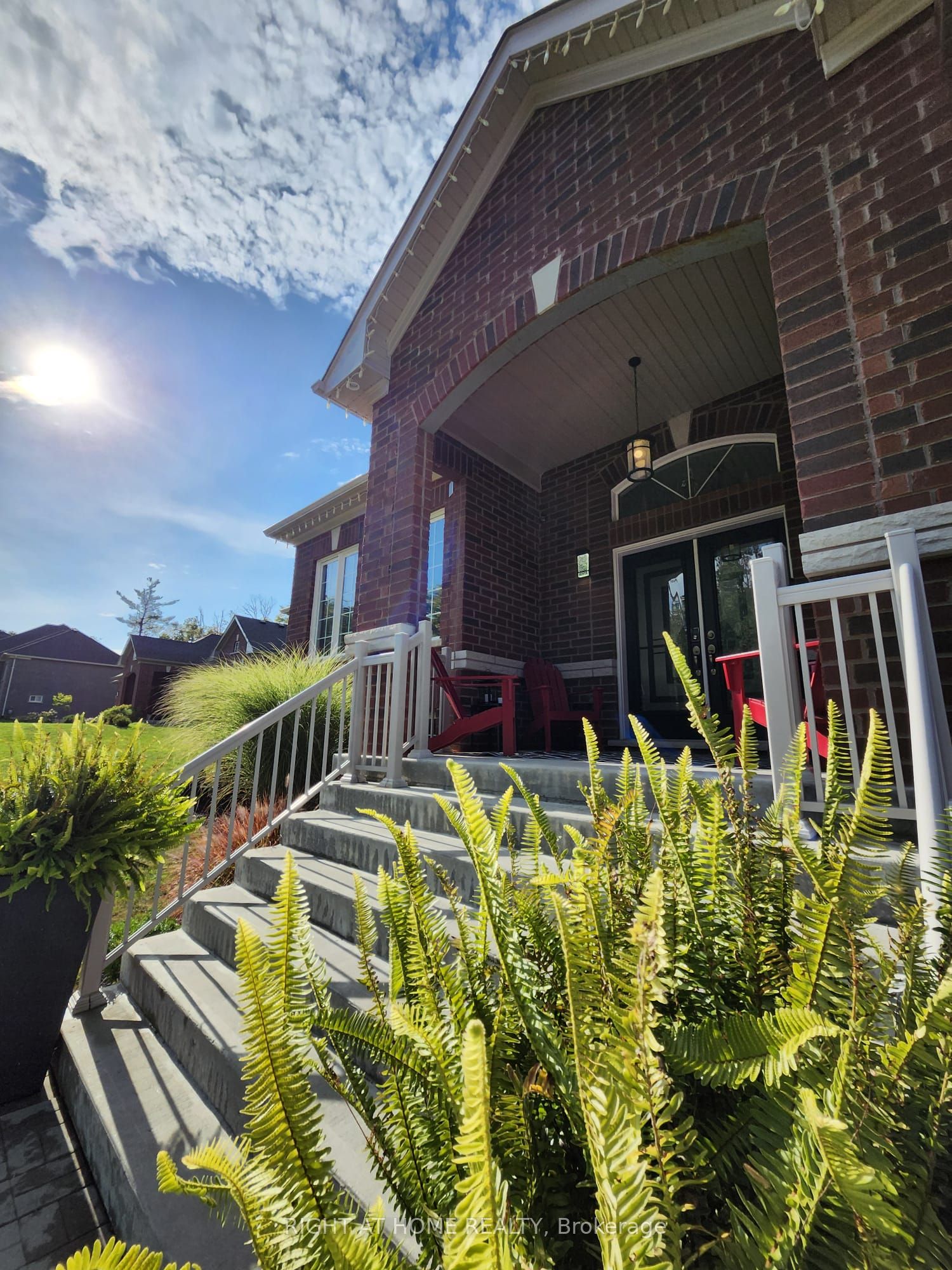84 Diamond Valley Drive Property Photo 2
