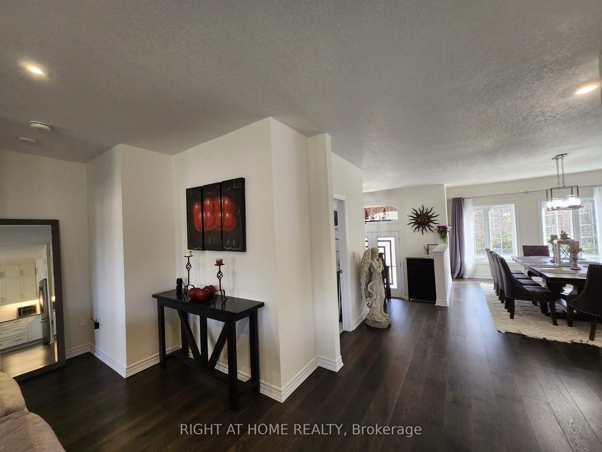 84 Diamond Valley Drive Property Photo 9