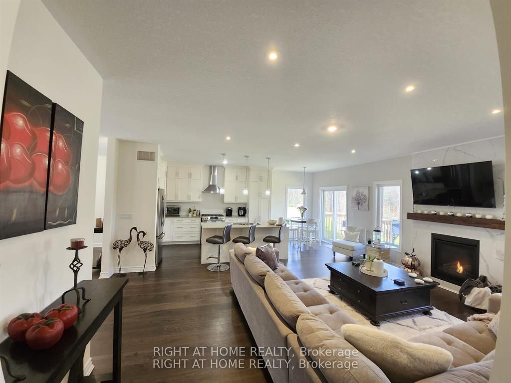 84 Diamond Valley Drive Property Photo 23