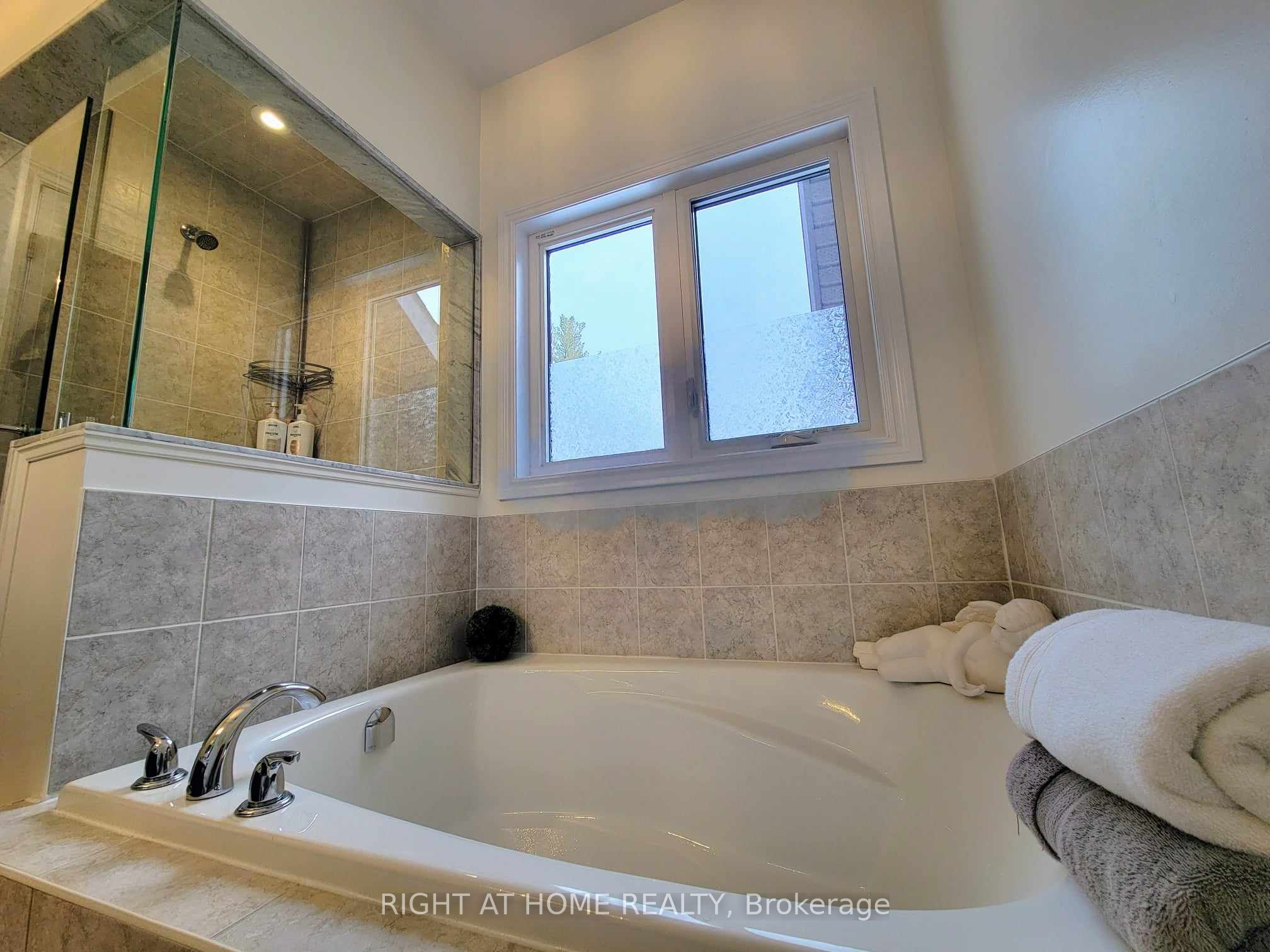 84 Diamond Valley Drive Property Photo 29