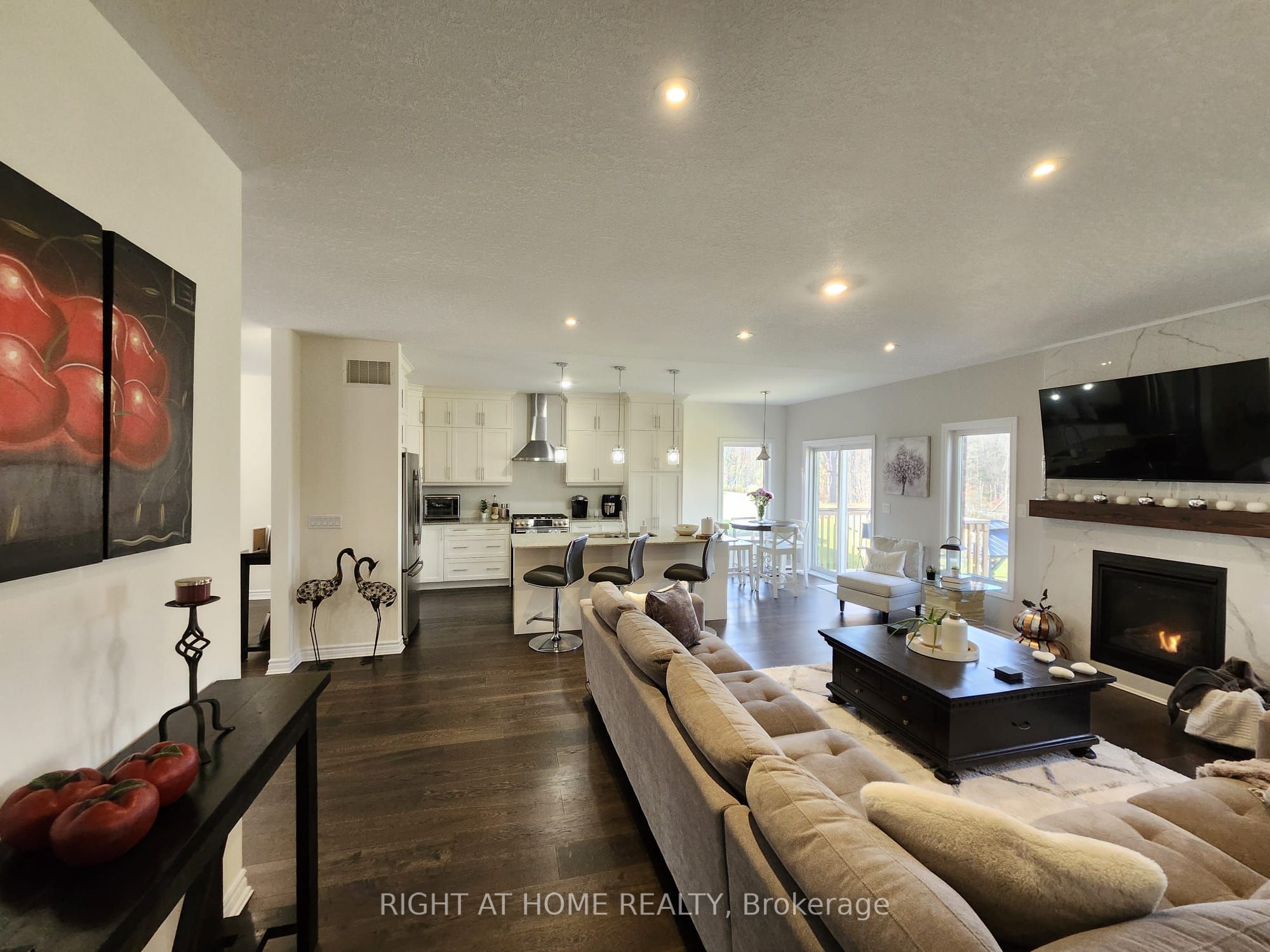 84 Diamond Valley Drive Property Photo 36