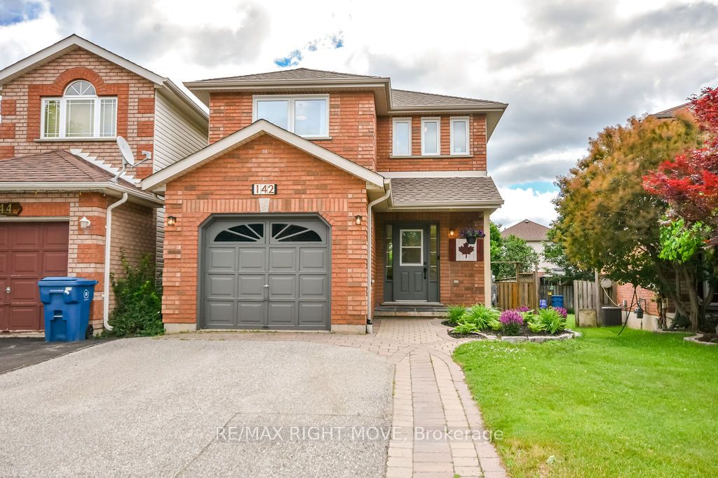 142 JULIA Crescent Property Photo 1